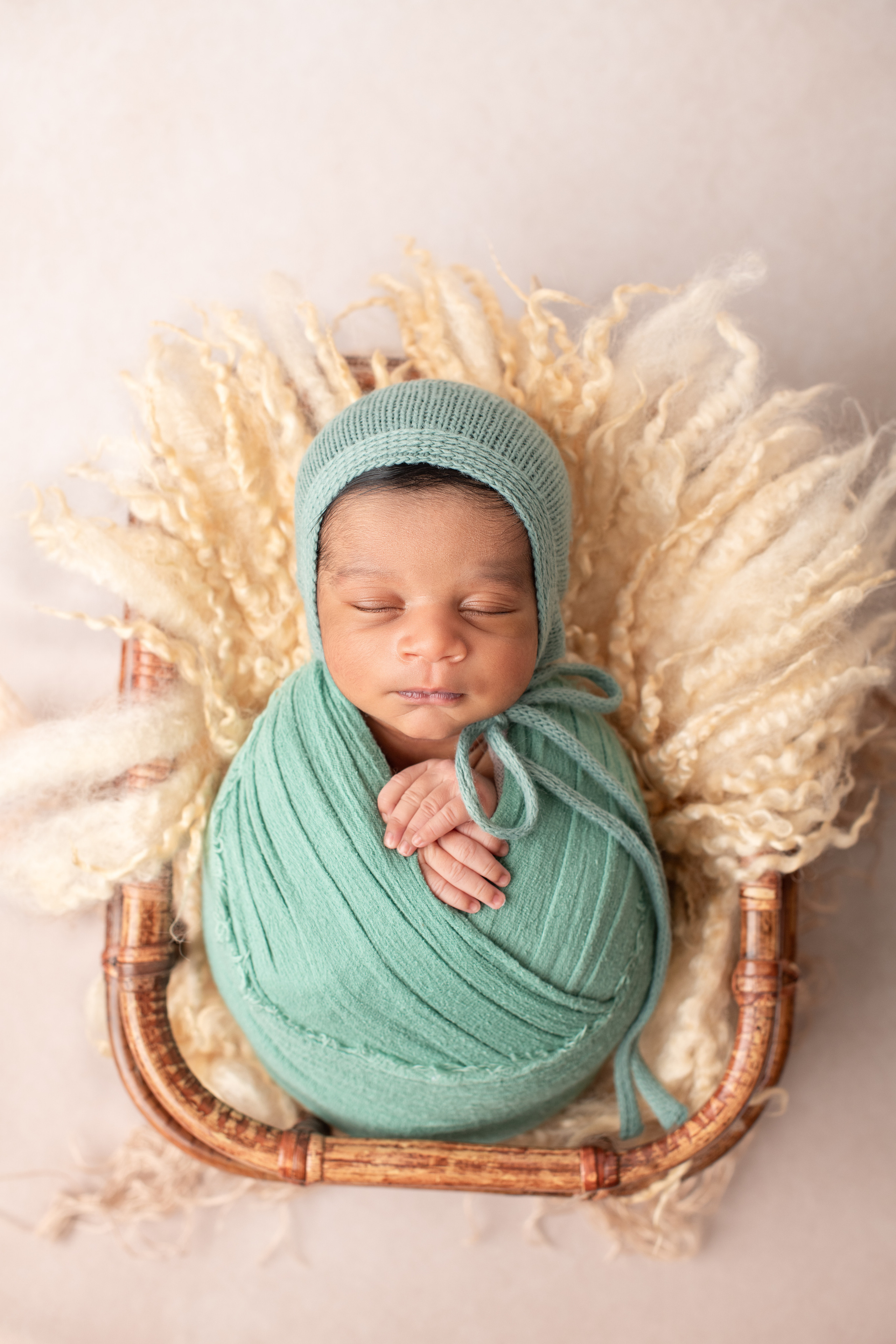 Newborn. Newborn photographer Sacramento