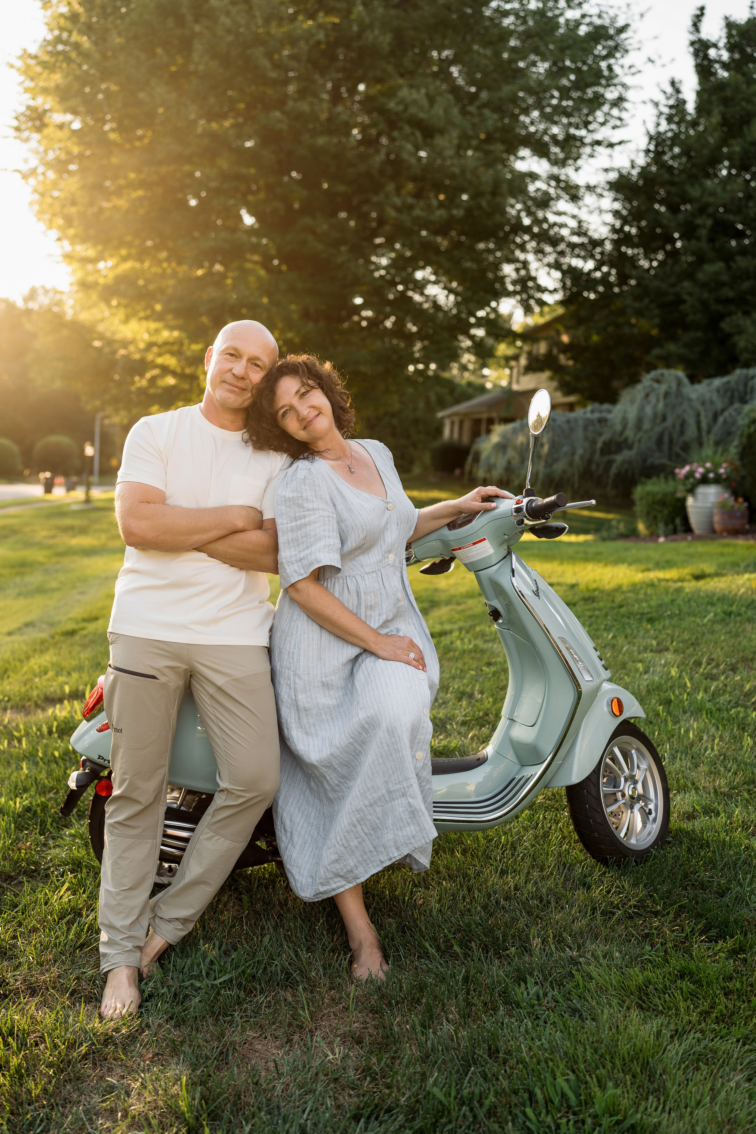 Big happy family. At home. Wedding and family photographer and videographer PA, NJ, NY, DE, MD