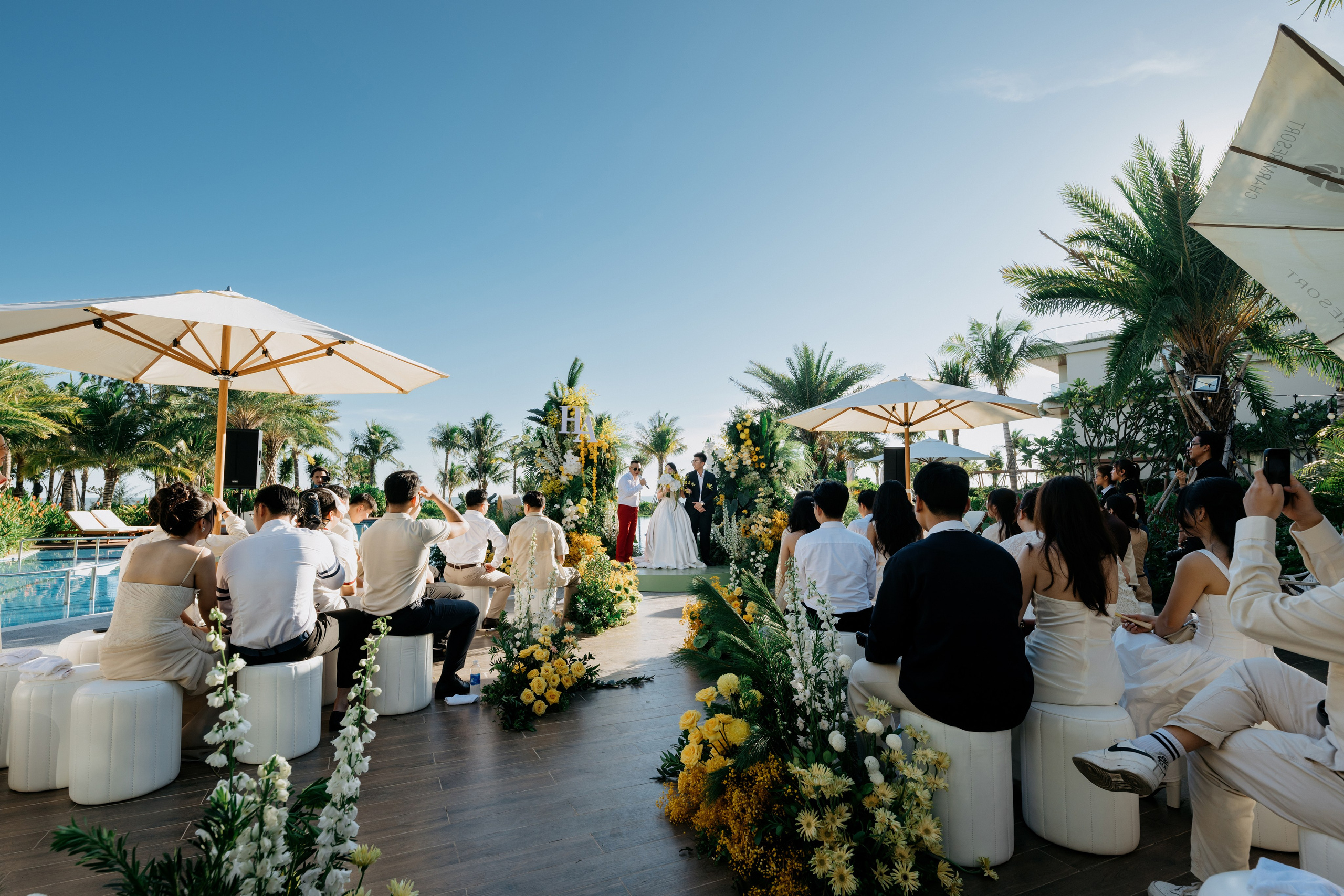 DUC HOANG & HUONG ANH / The Vows. Saigon Wedding Present | Art Beyond Moments