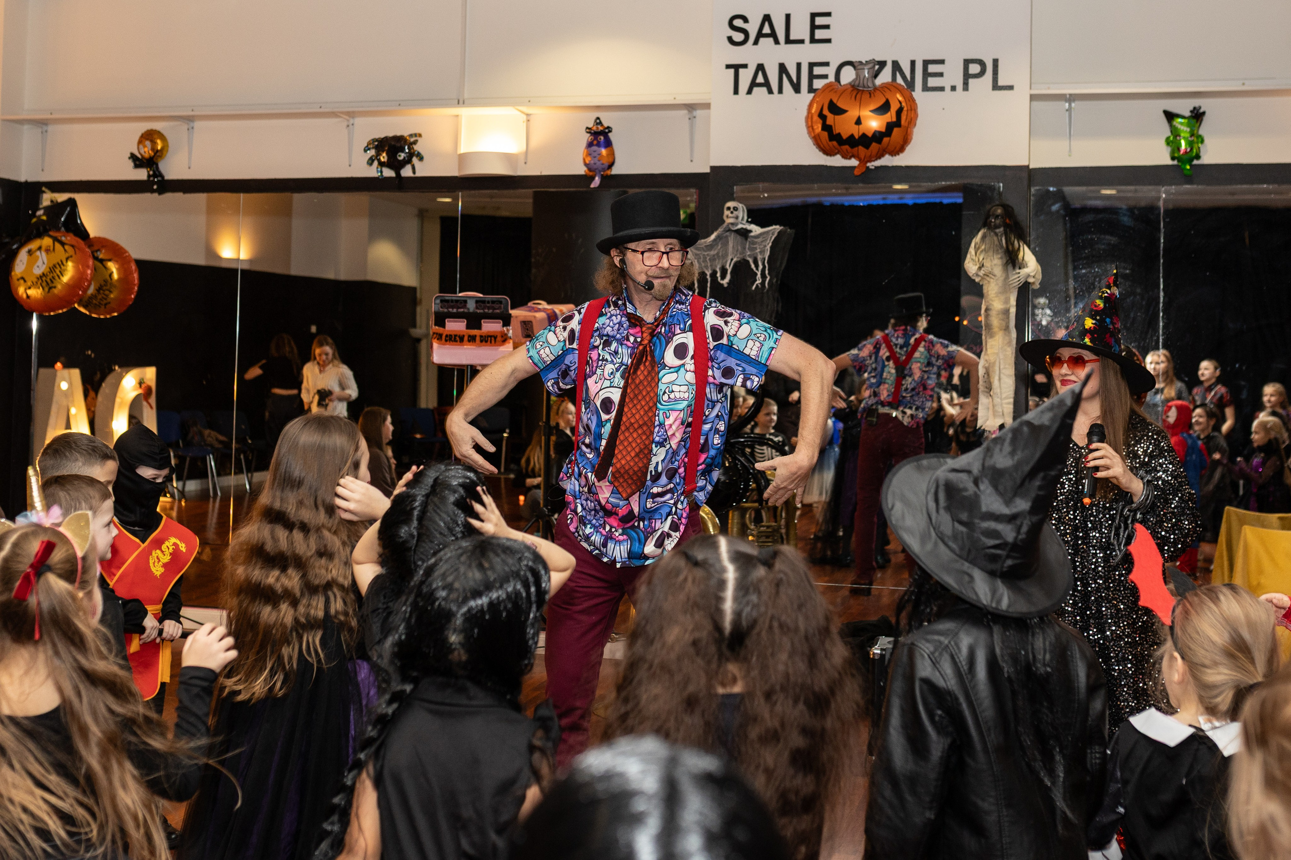 Leo dance studio Helloween 2025. Семейный и детский фотограф в Варшаве Мила Бобровская