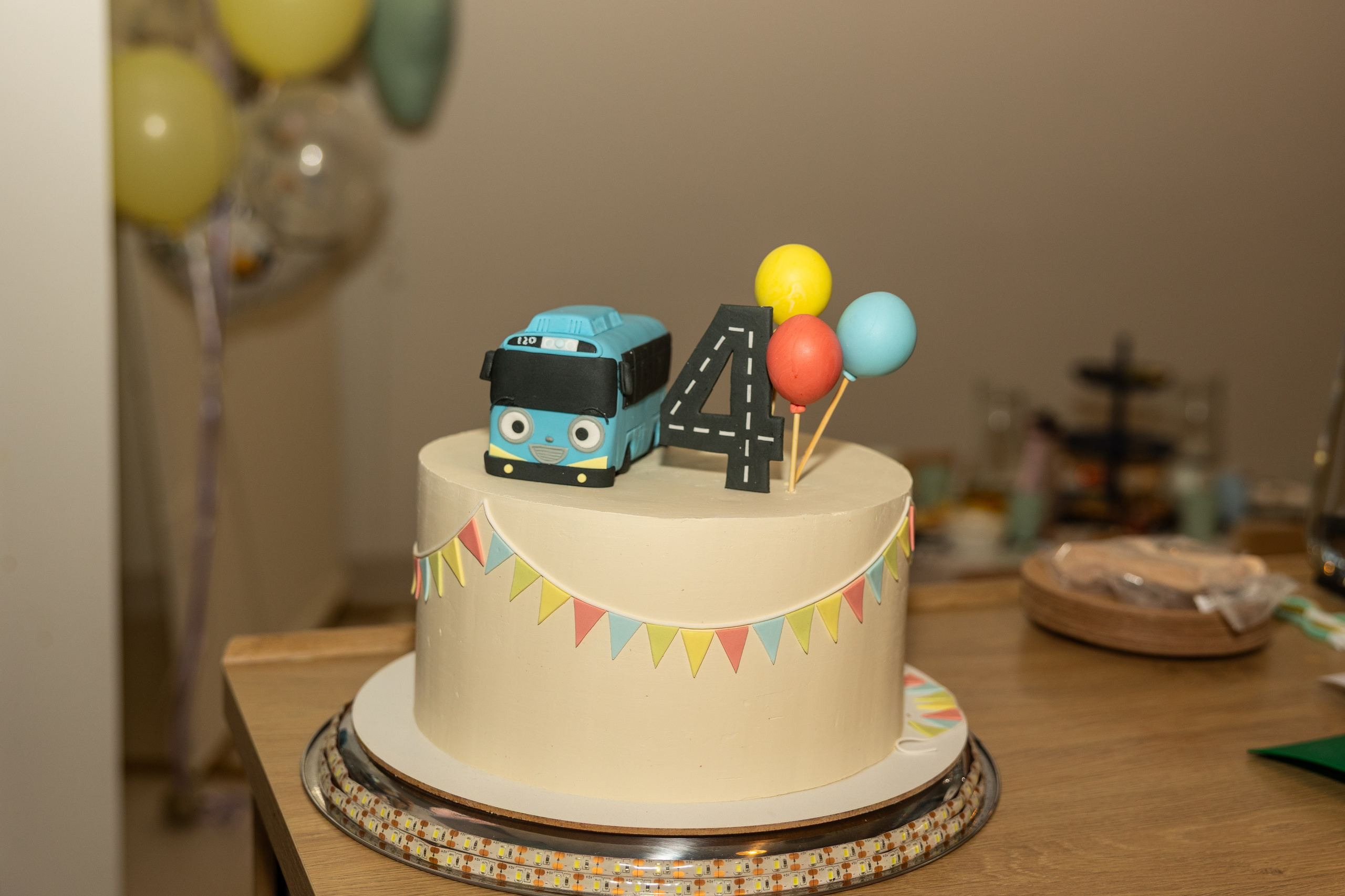 День рождения Артёма 24 января 2026 года. Семейный и детский фотограф в Варшаве Мила Бобровская