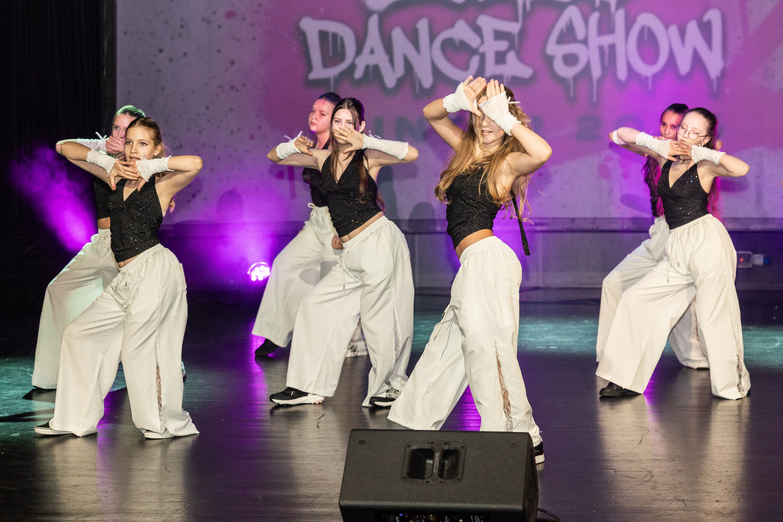 LEO DANCE SHOW WINTER 2025. Семейный и детский фотограф в Варшаве Мила Бобровская