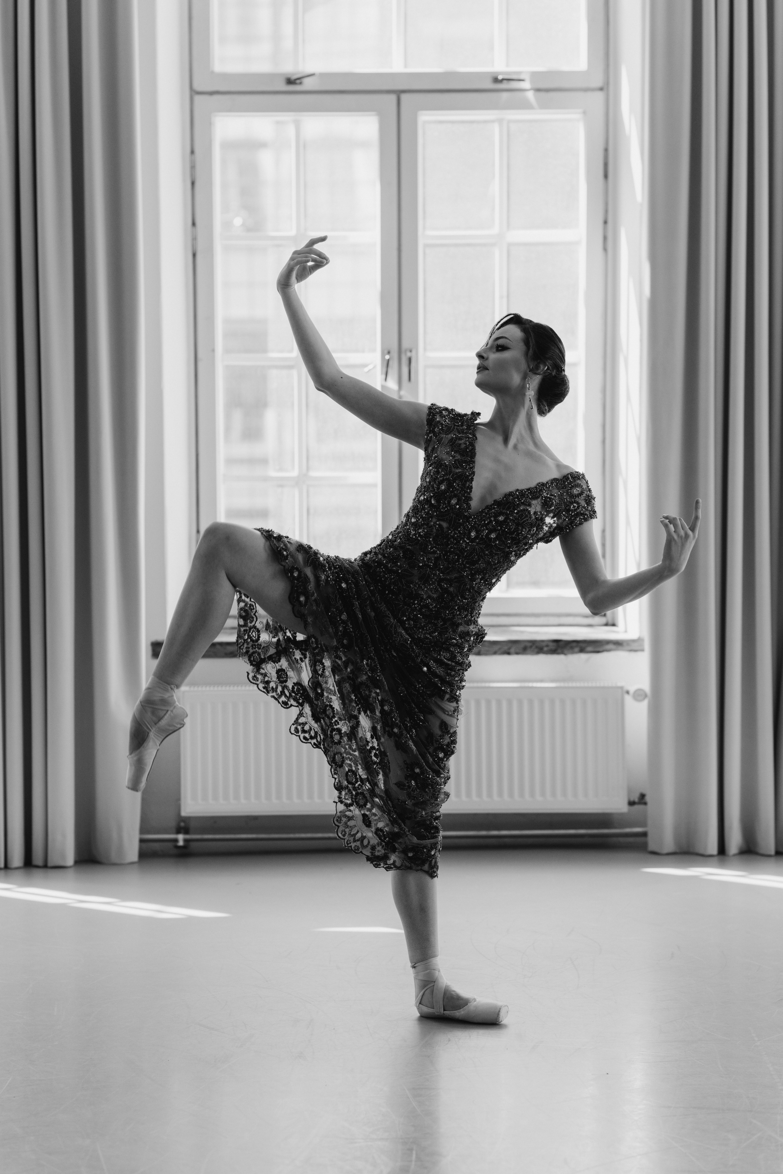 Riikka Couture, Riikka Ikäheimo, Violetta Keller, Portrait, Dancer. Wedding and potrait photographer in Helsinki Vickan O