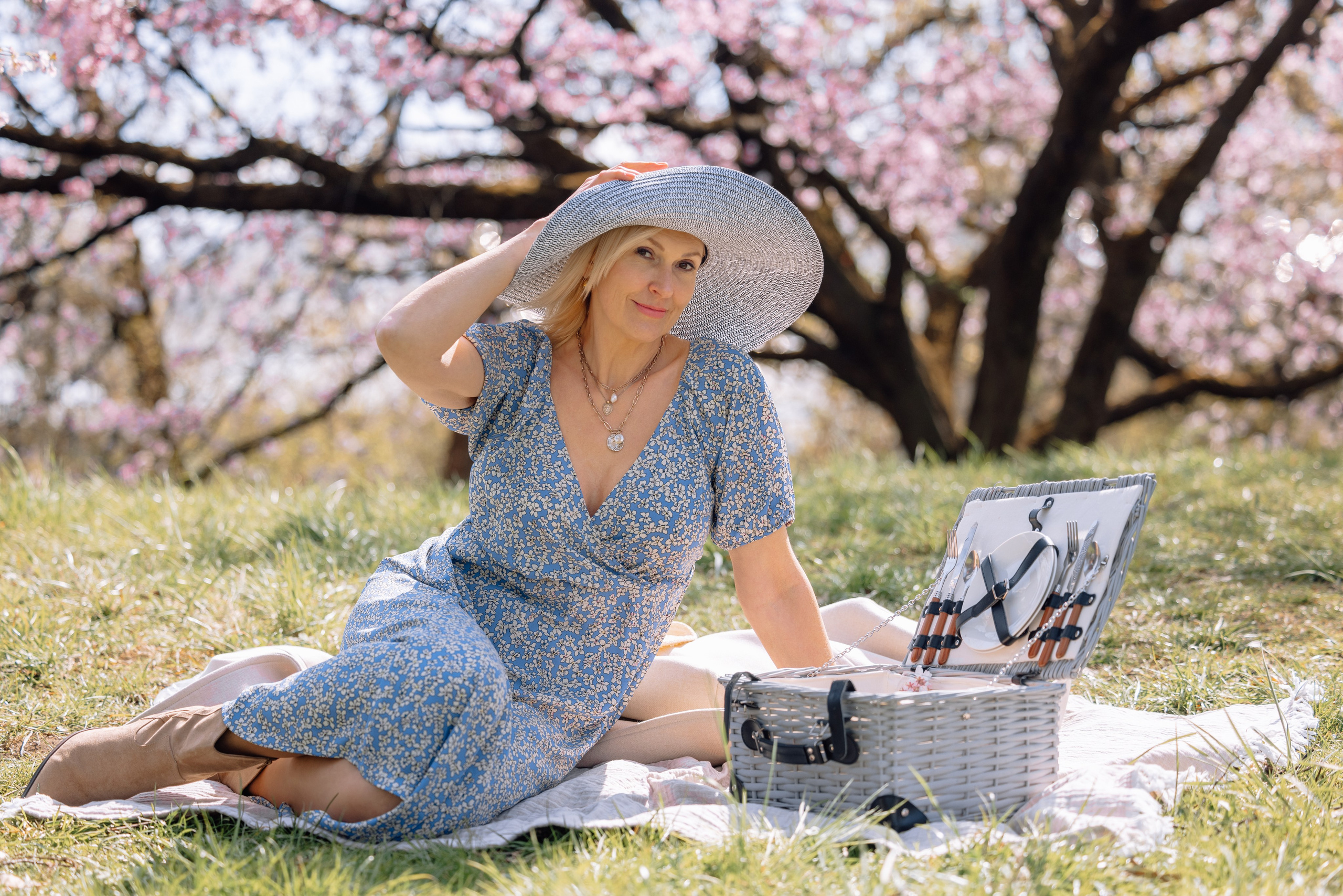 Blütezeit im Olympiapark München. Hochzeitsfotograf München Taufe Familienfotograf Tanja Mauke