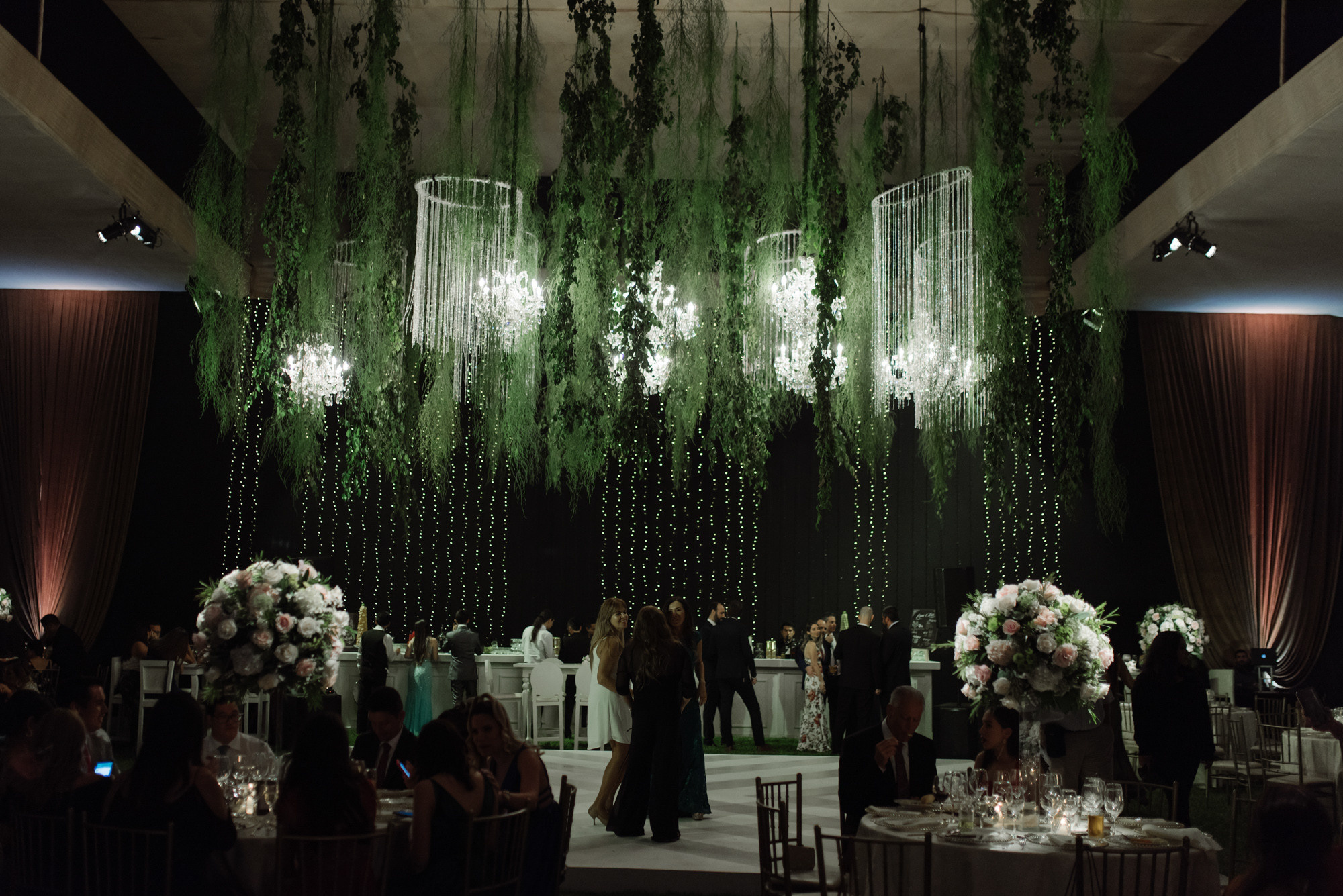 a wedding reception at the hilton hotel in chicago