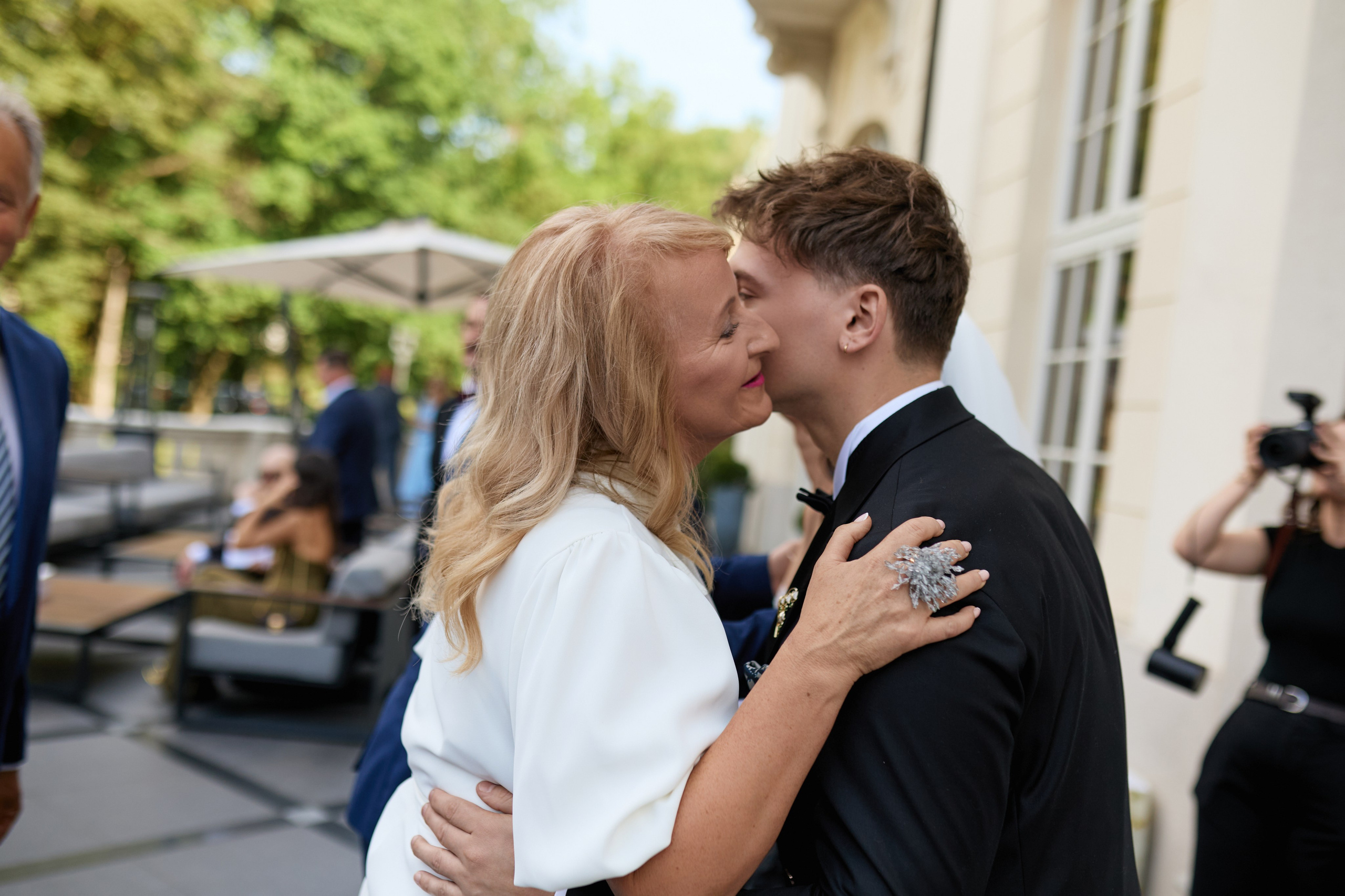 Wiktoria & Kacper. Pałac Goetz. Fotograf ślubny i rodzinny w Krakowie Yana Klymova
