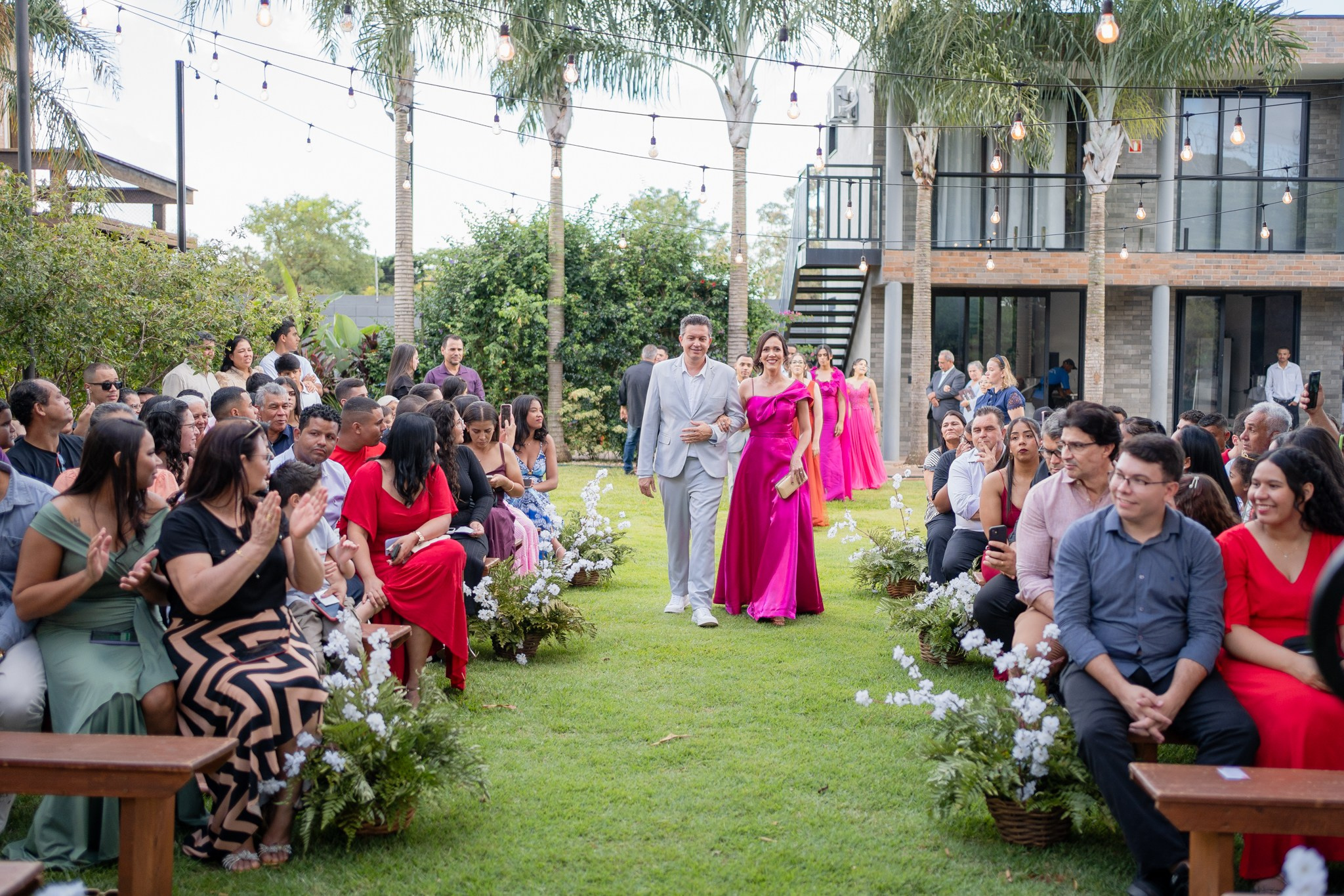 Larissa & Vinicius — Espaço Faveral / Aararaquara. Robson Colaço