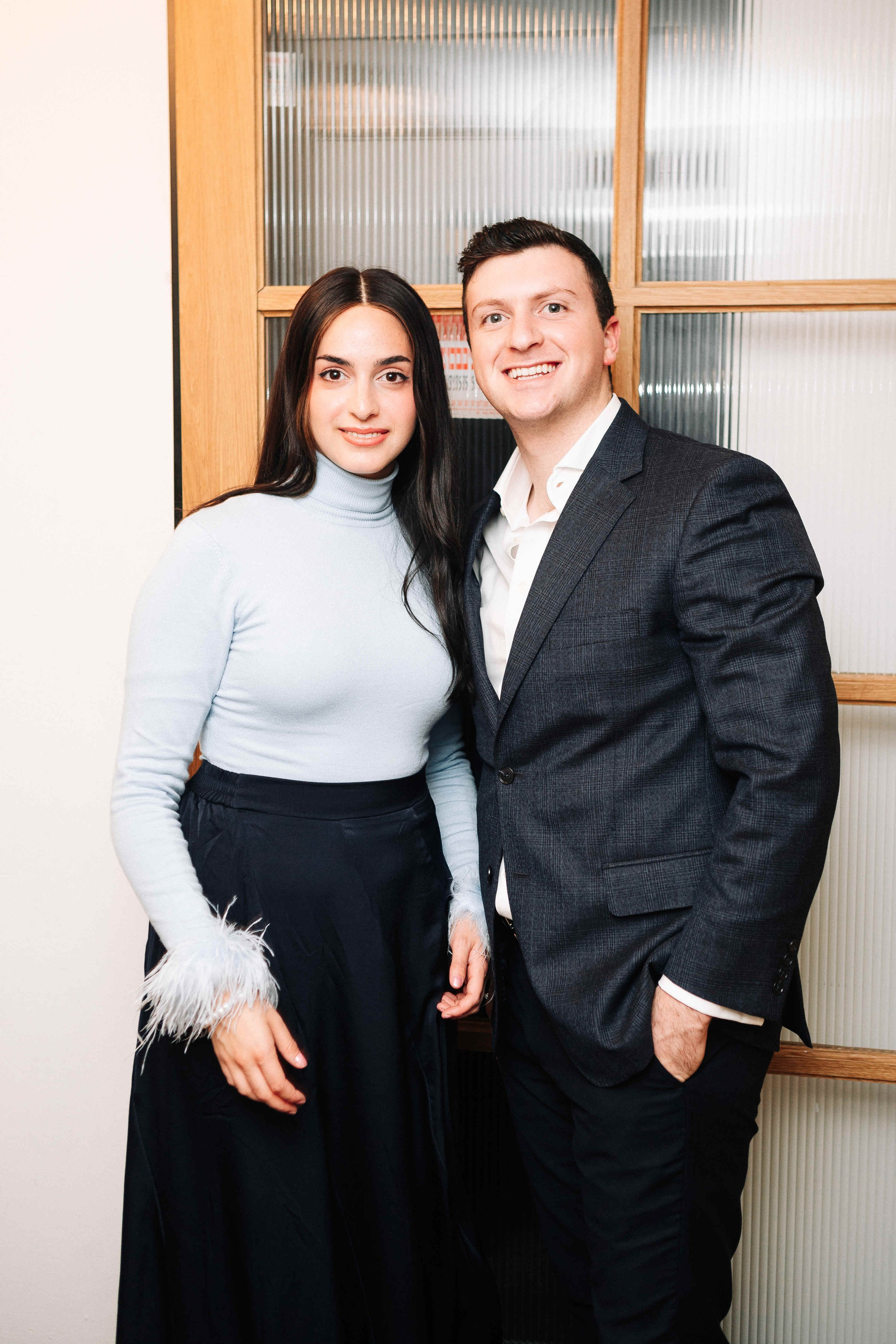 PARTY IN A RESTAURANT WITH THE WHOLE FAMILY. Https://shi-photo.com/