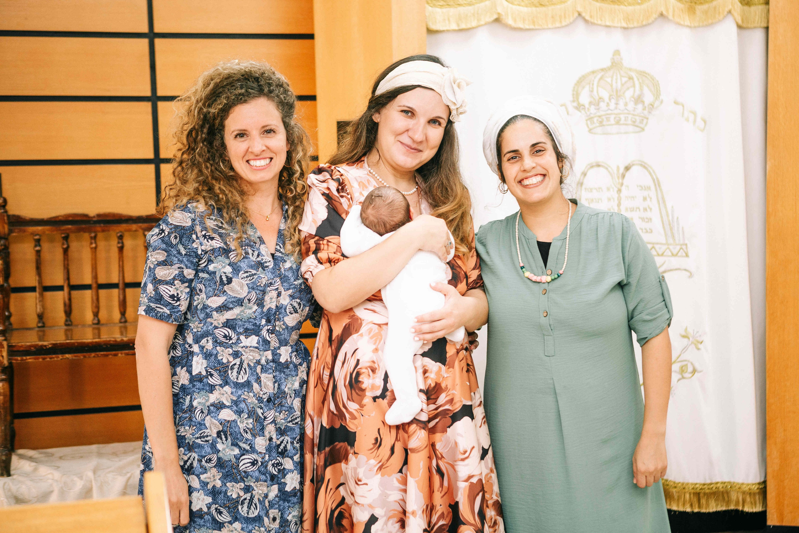 BRITH MILA IN THE SMALL SYNAGOGUE. PHOTOGRAPHER IN ISRAEL