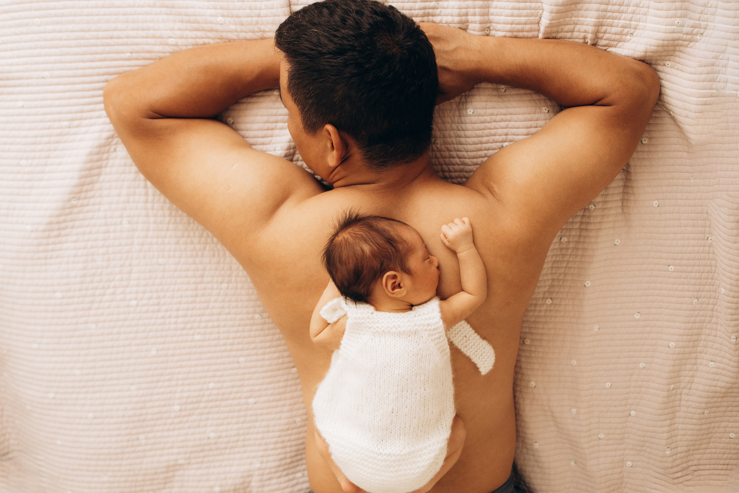 Pure love newborn. Фотограф родов, семей и новорожденных малышей в Дубае