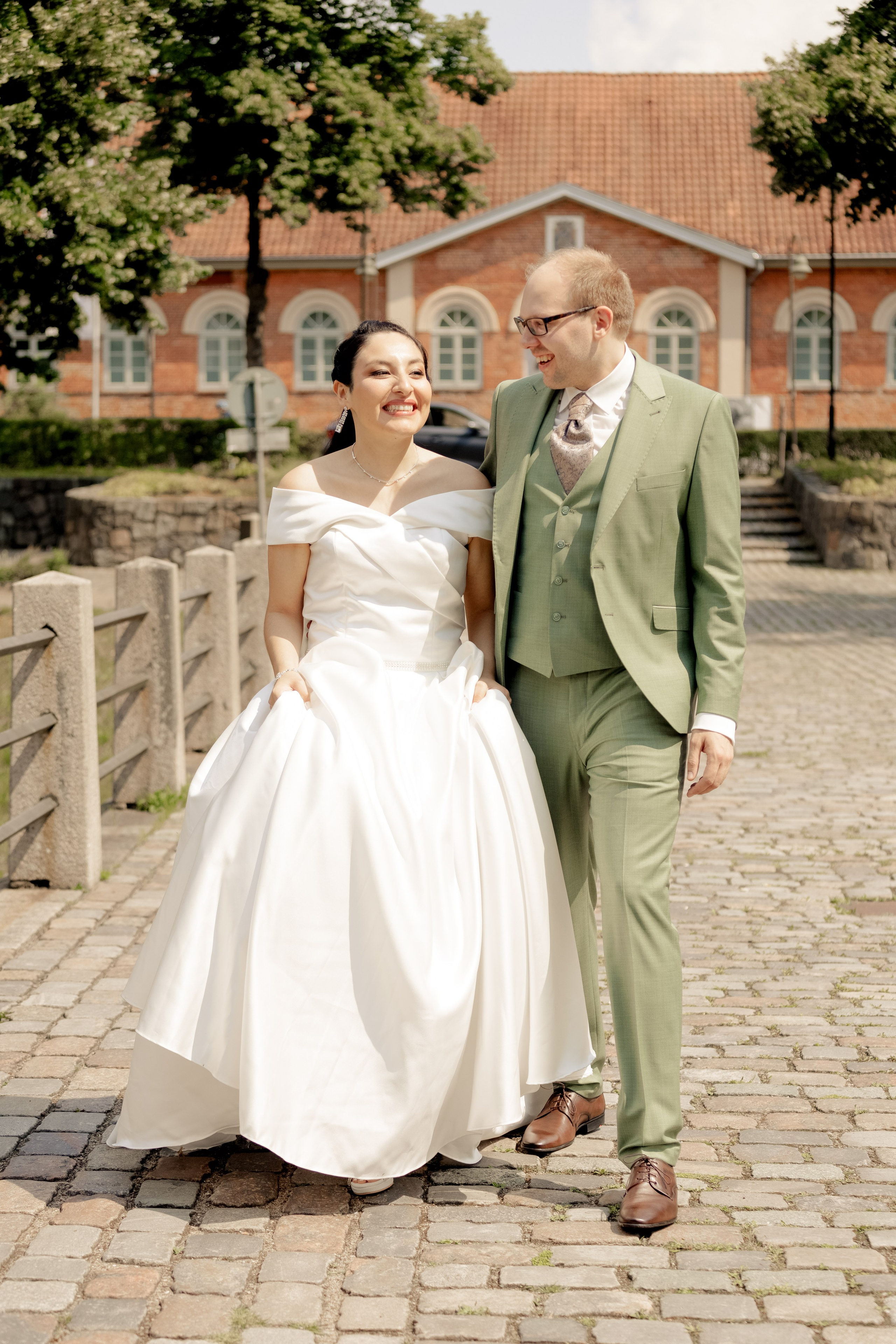 Hochzeitsfotografie im Schloss Ahrensburg | Zeitlose Eleganz in Schleswig-Holsteins Gärten. Hochzeitsfotograf und Hochzeitsvideograf aus Hamburg | Roka21Film