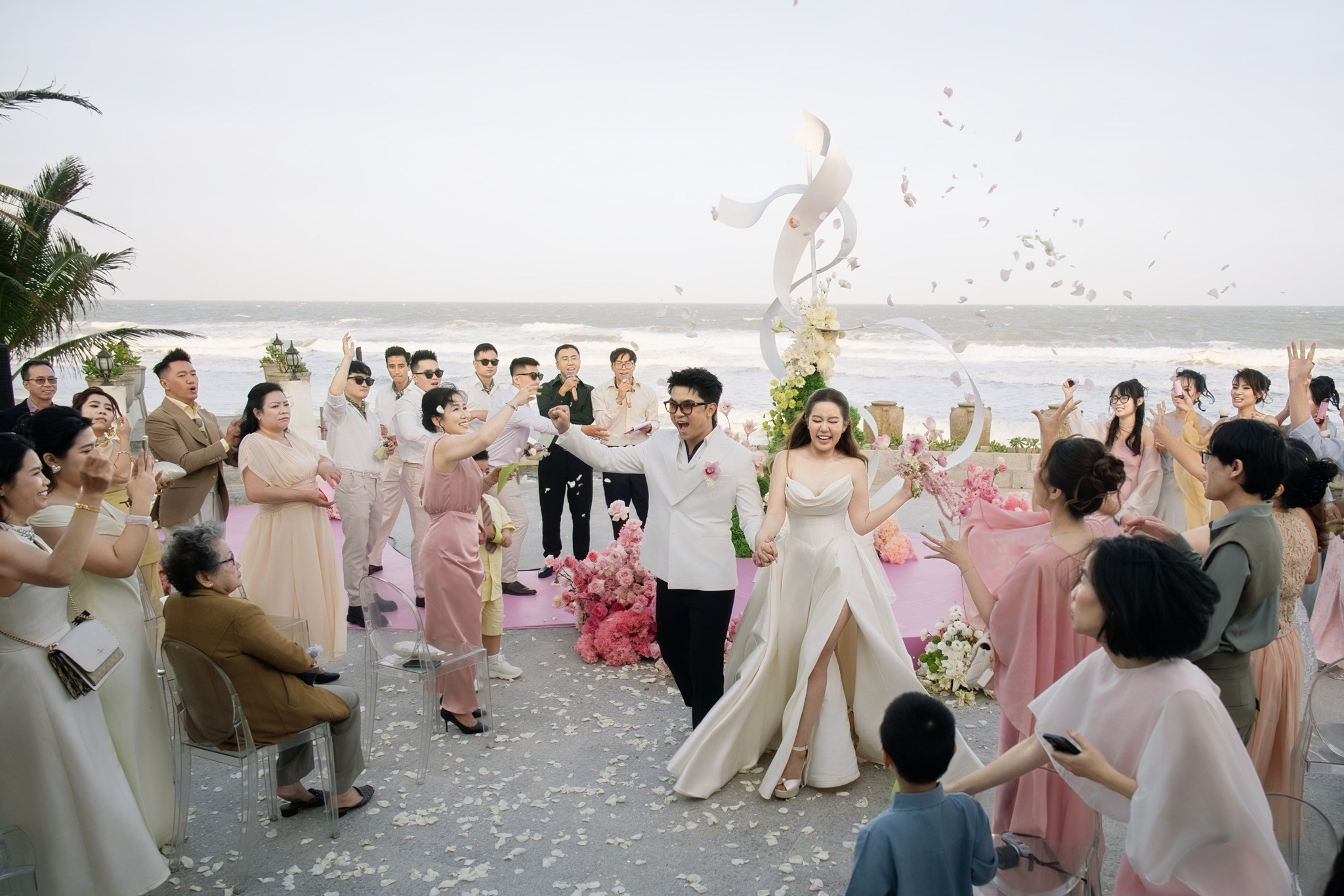 L & V. TheLoveMuseum