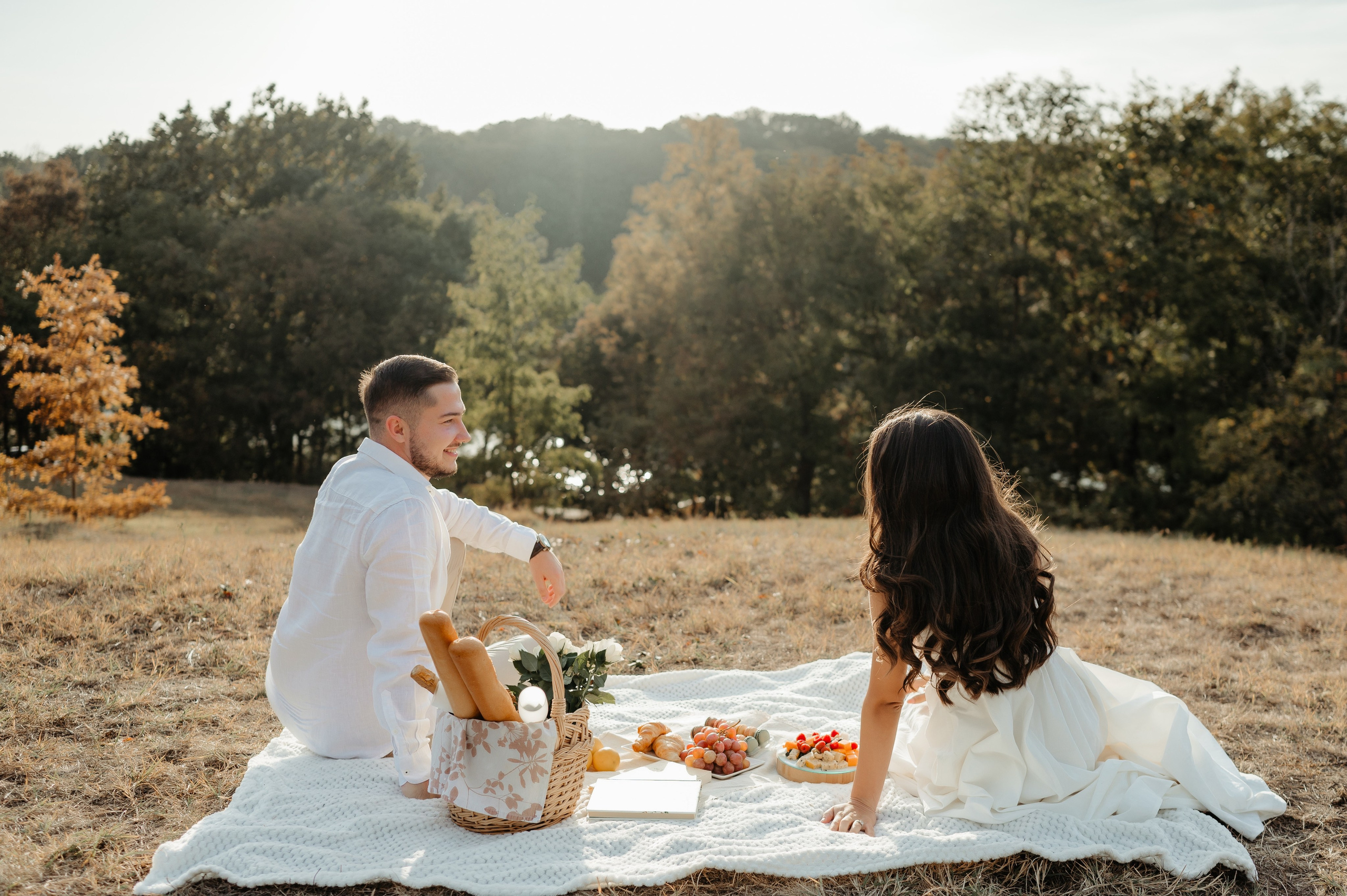 Sedinta foto save the date la apus. Proud Vision Weddings | Wedding Photography & Film — Servicii profesionale Foto Video Nunta Iasi