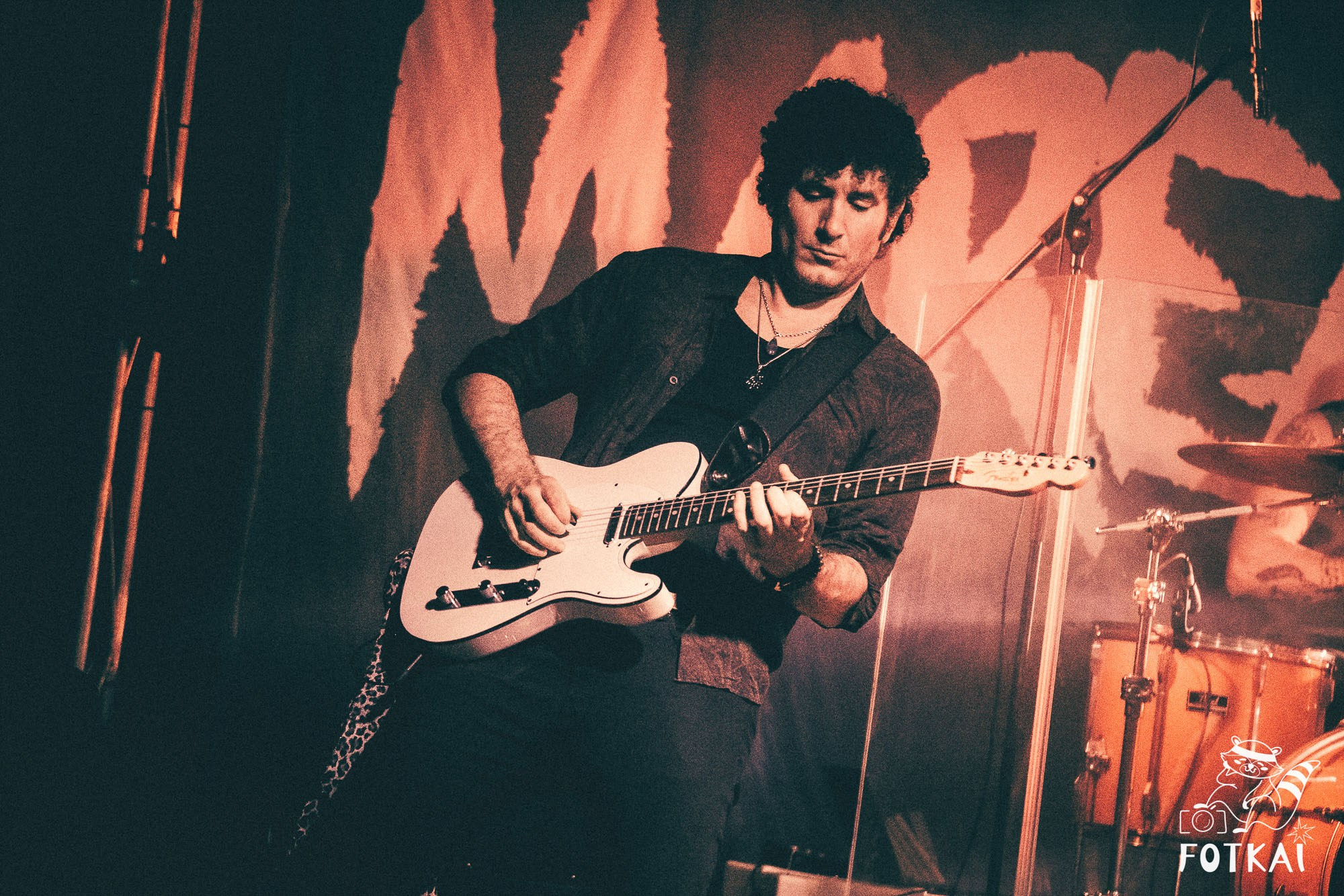 DENISDENIS — reportaje fotográfico del concierto en la Sala Marearock (Alicante) | FOTKAI