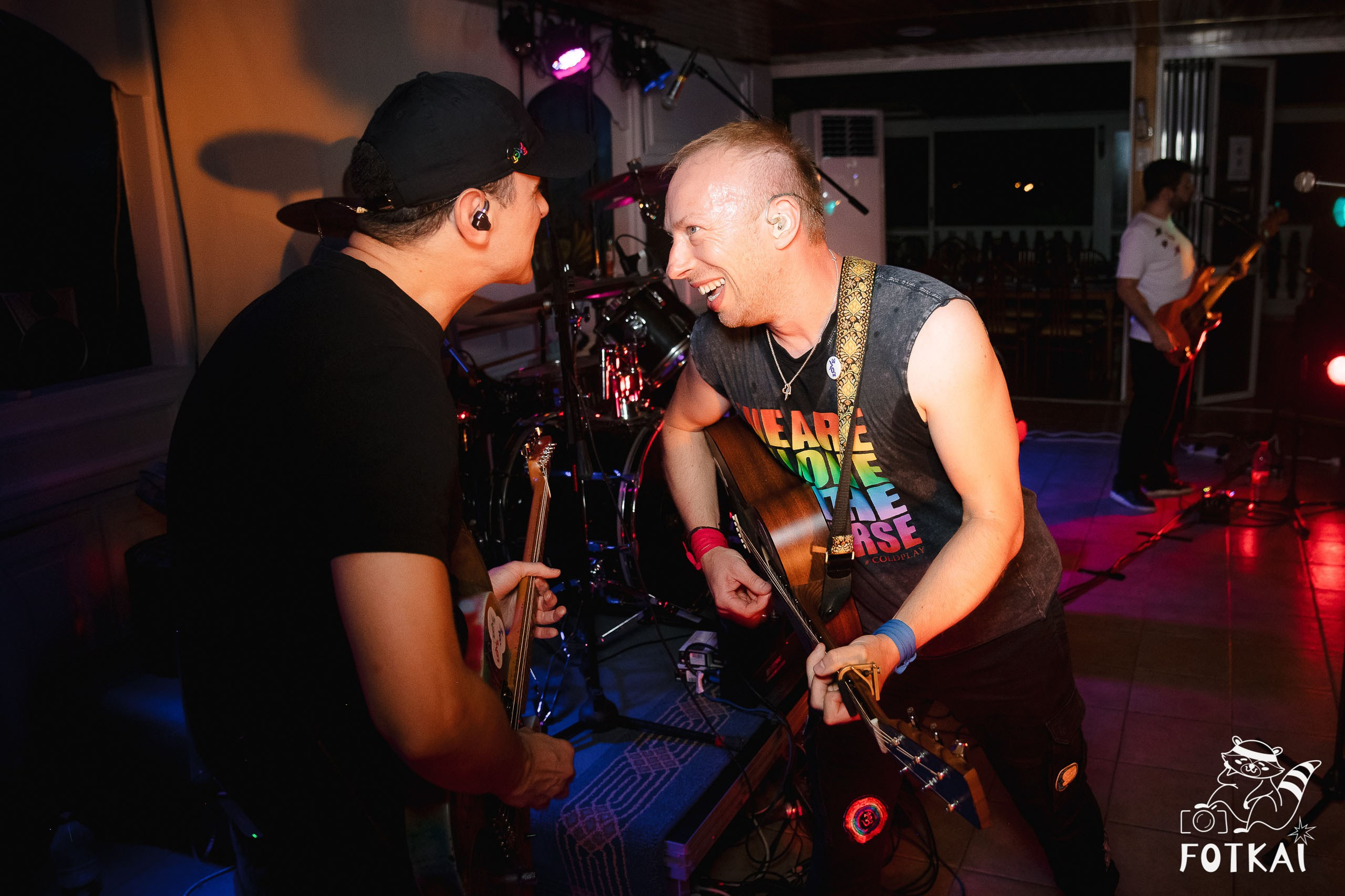 Ultimate Coldplay en Restaurante Los Cucalos: Reportaje fotográfico 17.09.25 | FOTKAI