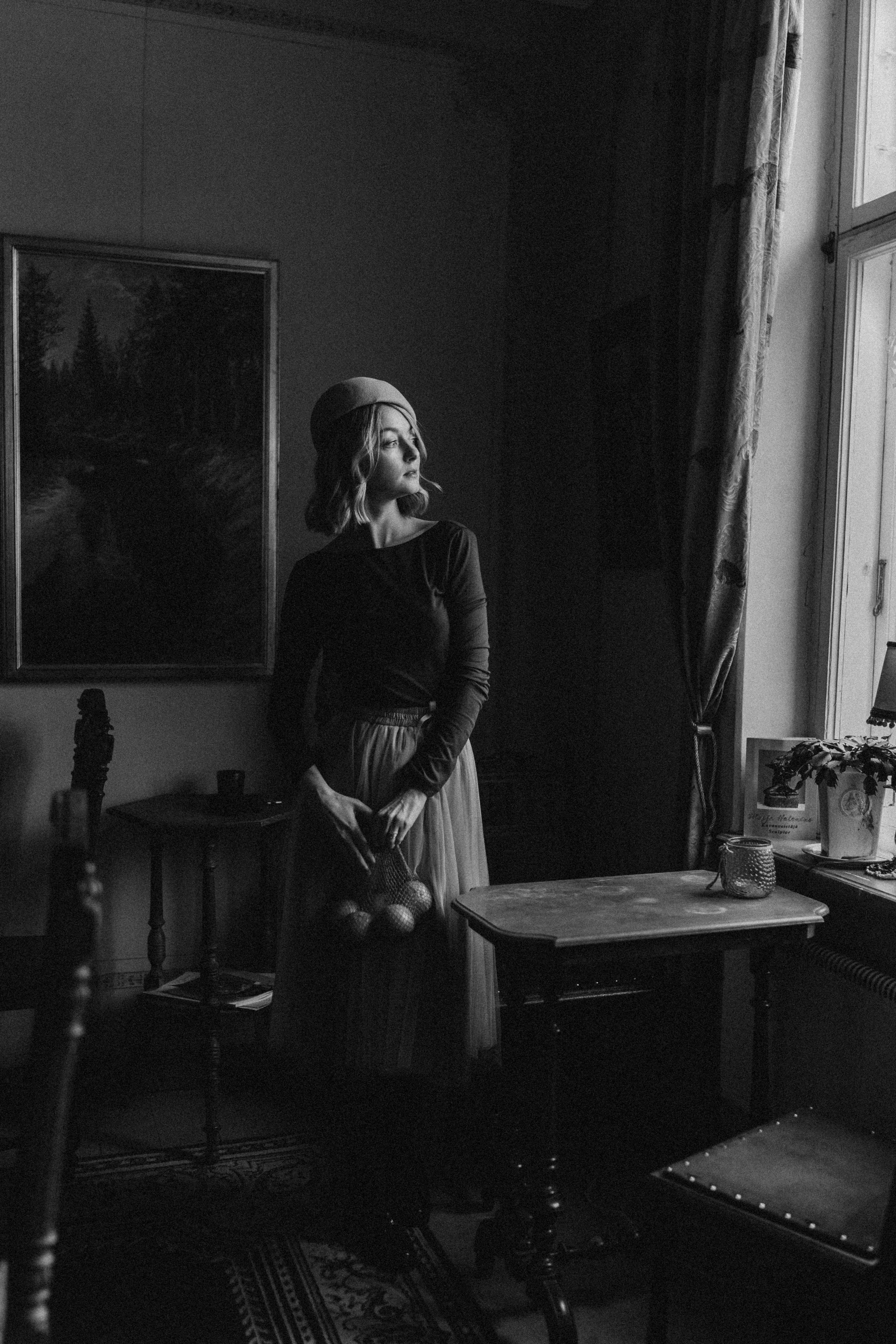 Woman phoshoot. Wedding and potrait photographer in Helsinki Vickan O