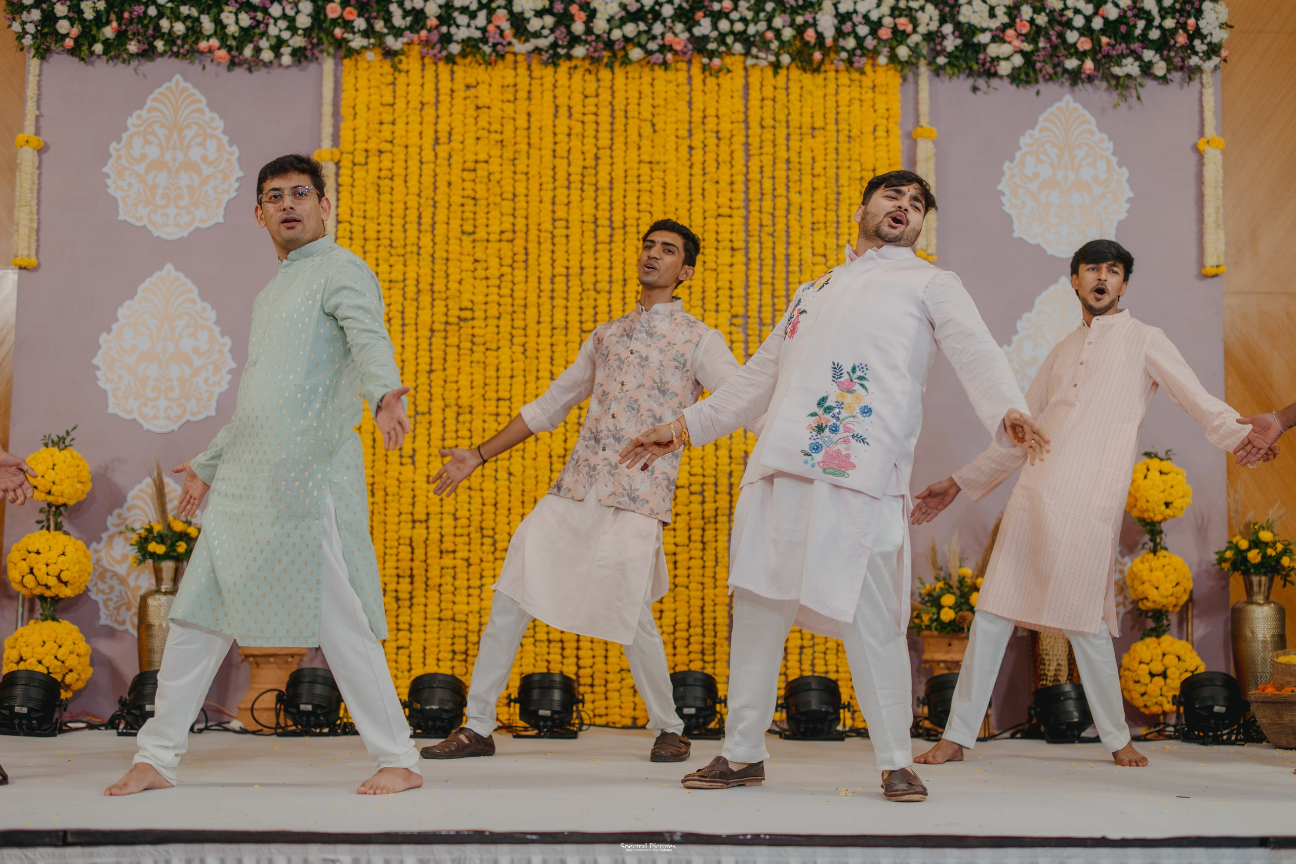 #ADIकीAESHहै