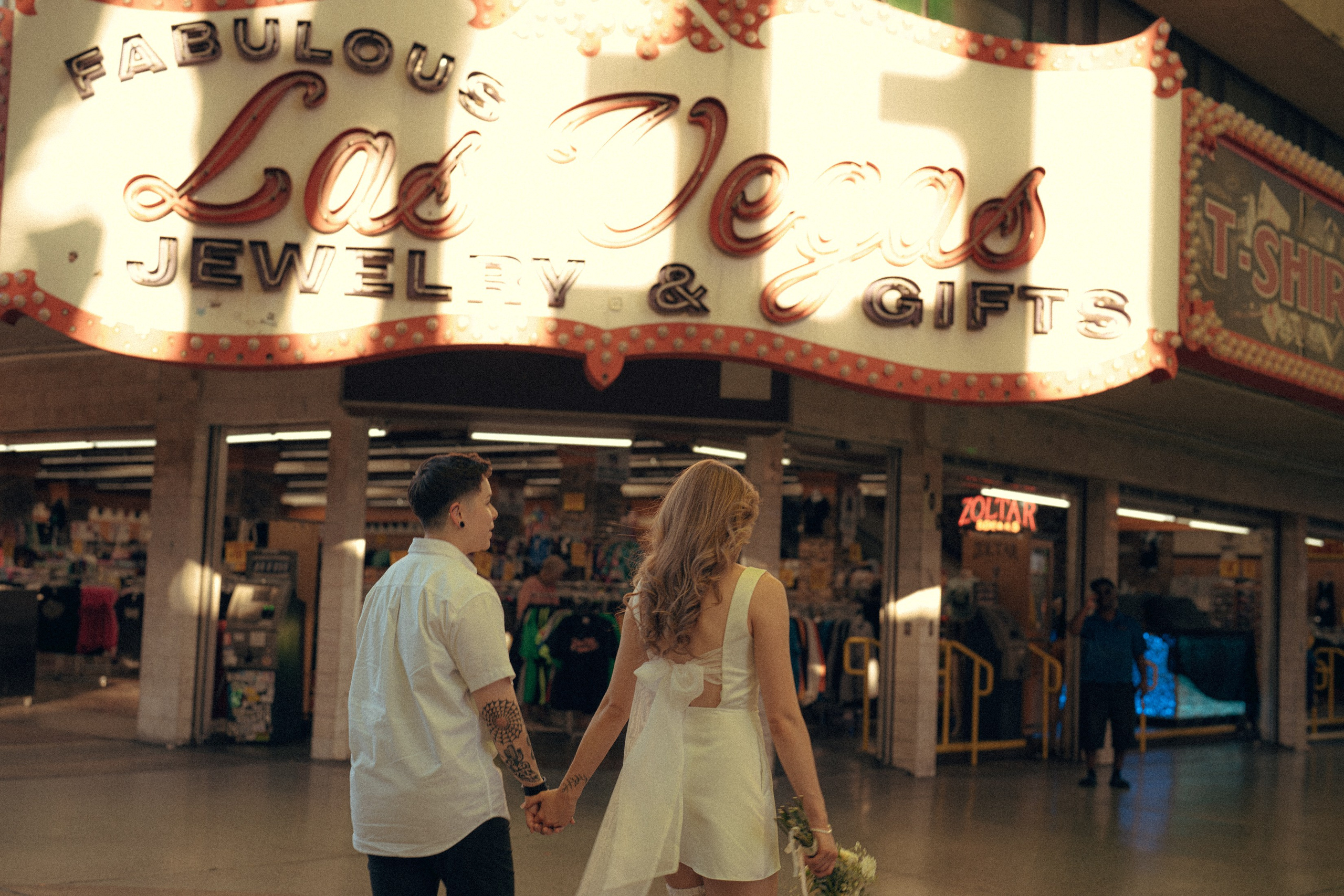 Kailey&Miranda. Wedding & elopement photographer Viktoriya Kravtsov. Las Vegas