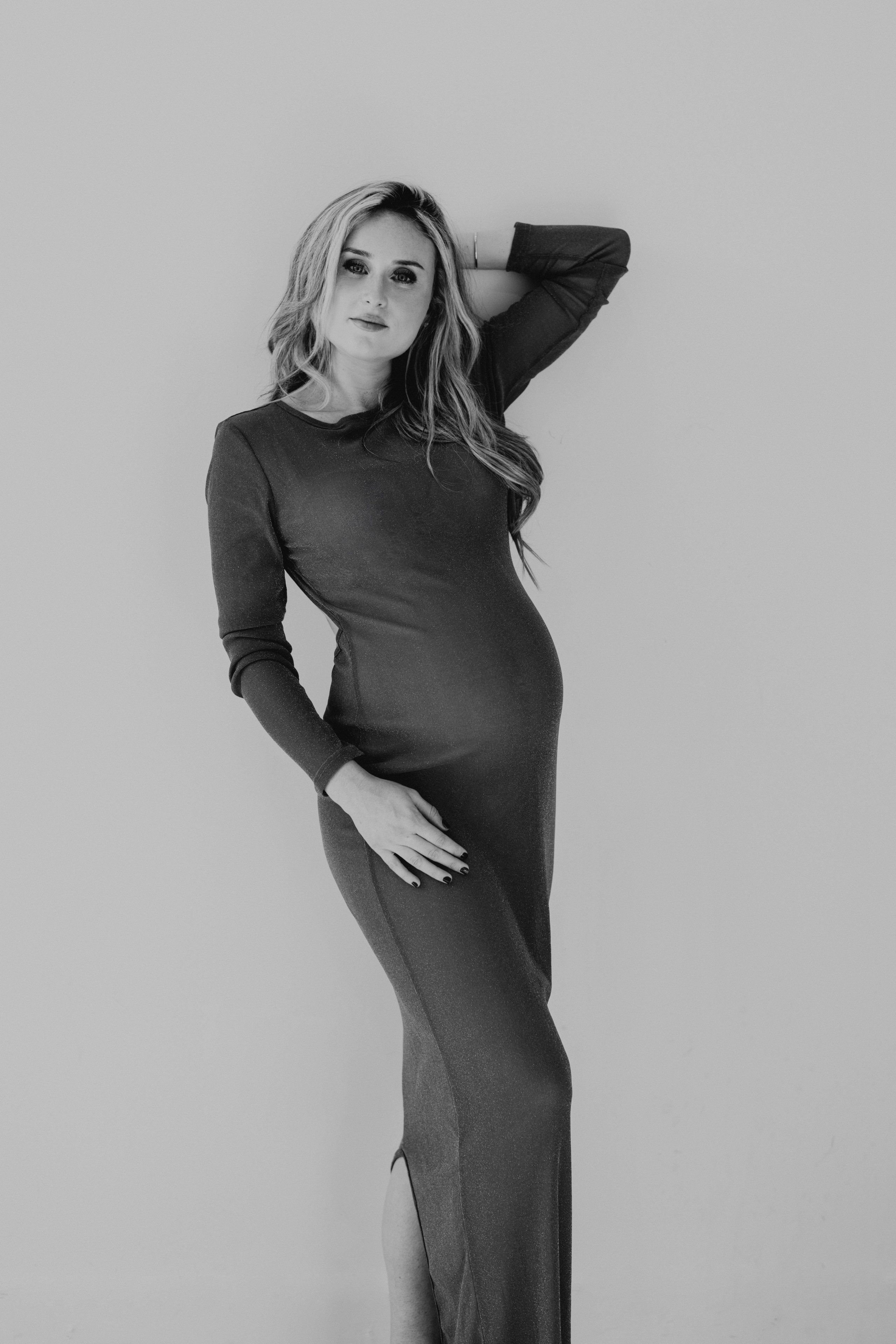 Alexa. Modern maternity photographer in Long Island New York
