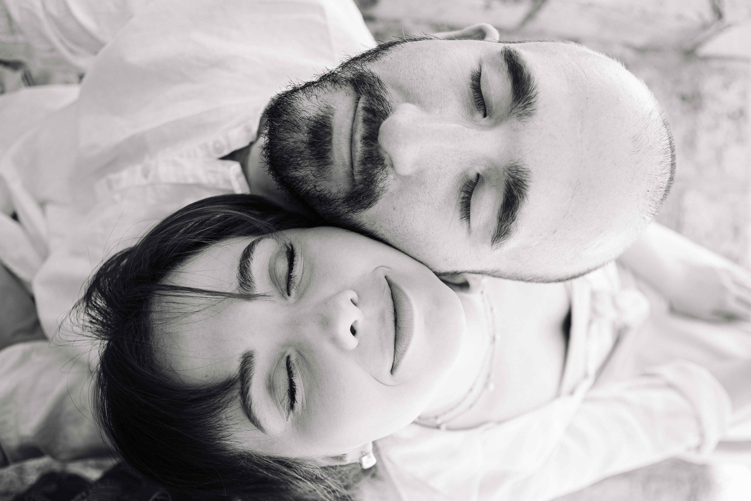 A MONTH AFTER THE WEDDING (morning). PHOTOGRAPHER IN ISRAEL