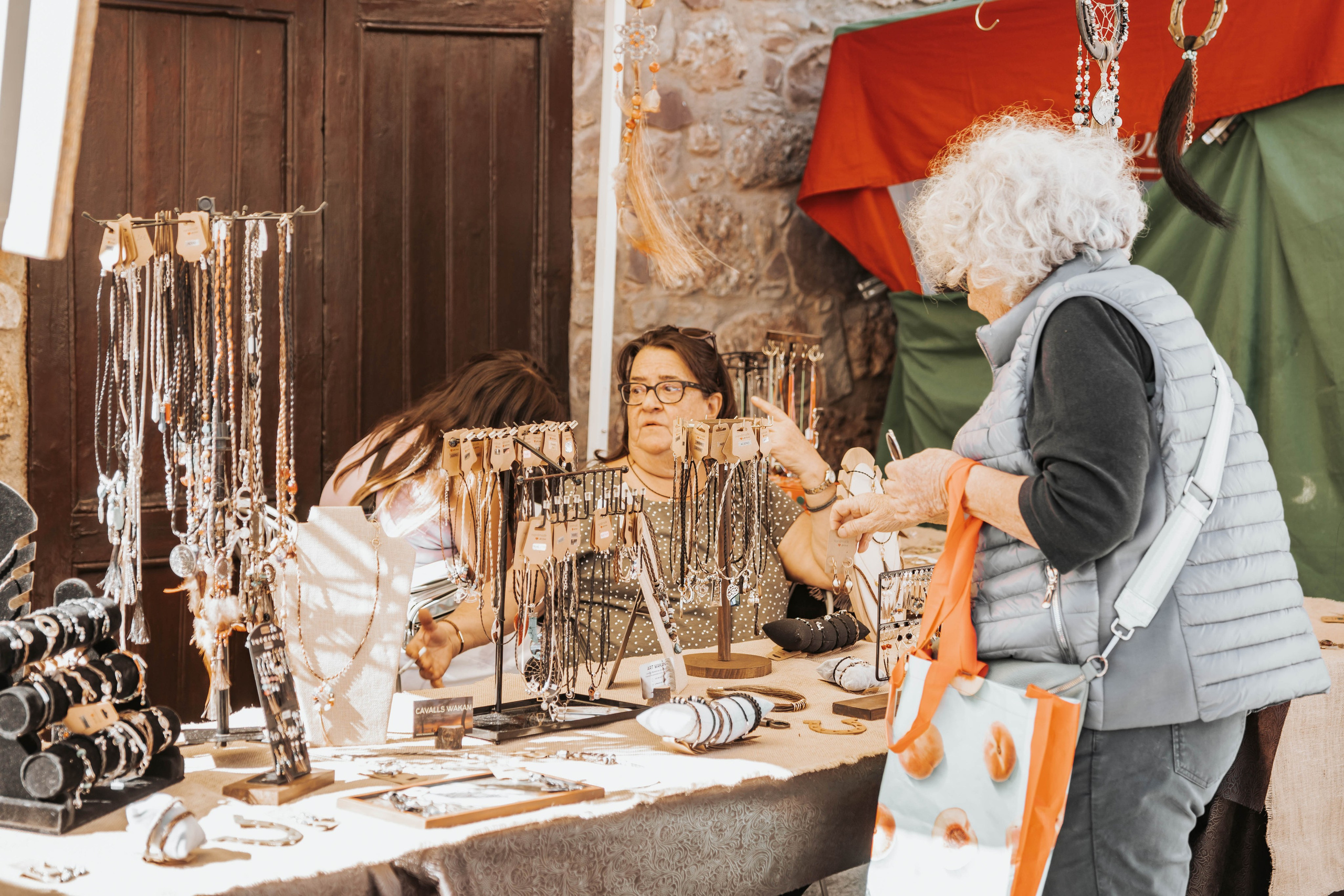 Mercadillo, La Pobleta de Bellveí. Alba del Norte Studio