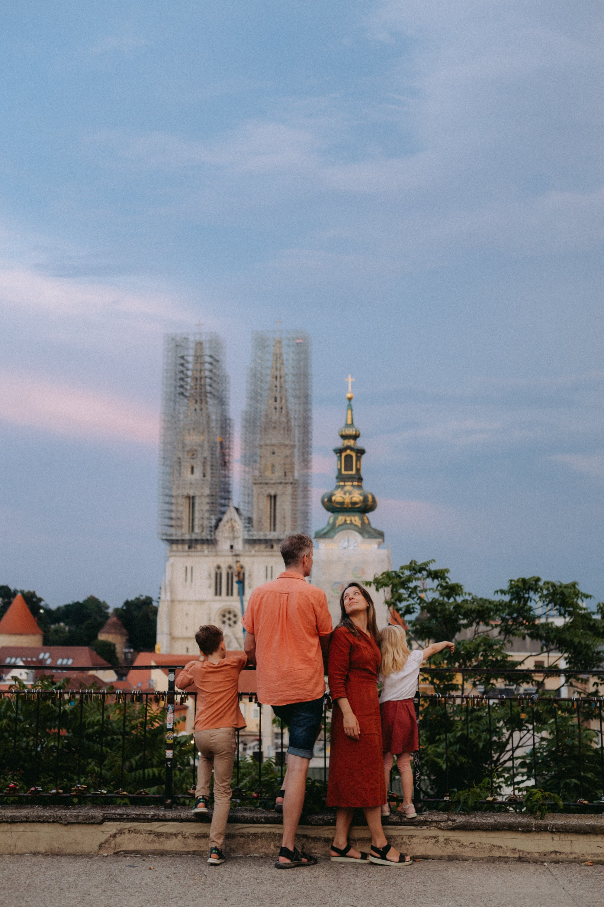 Family in the city. Elena Gorobets. Photographer in Zagreb