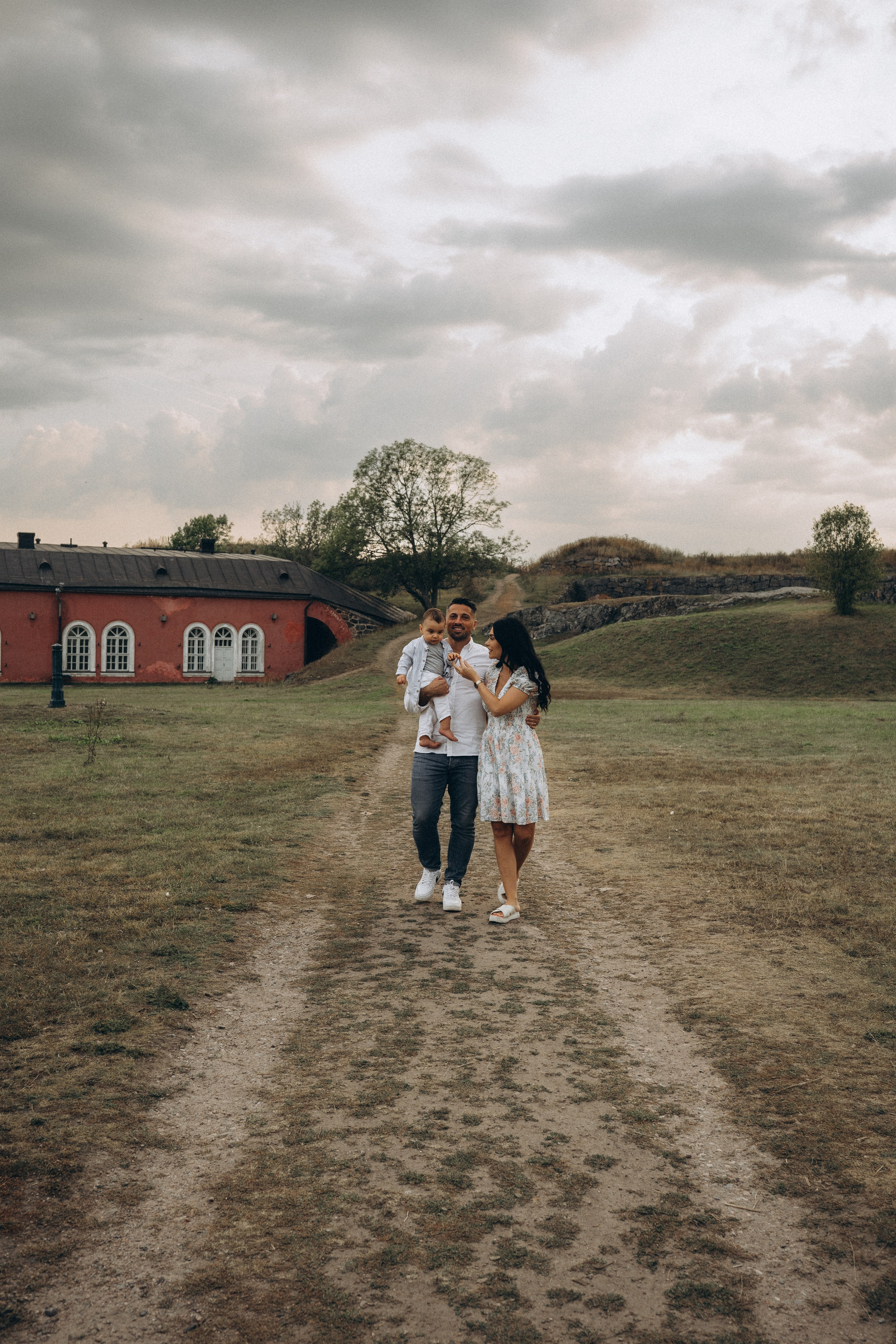 Summer. Wedding and potrait photographer in Helsinki Vickan O
