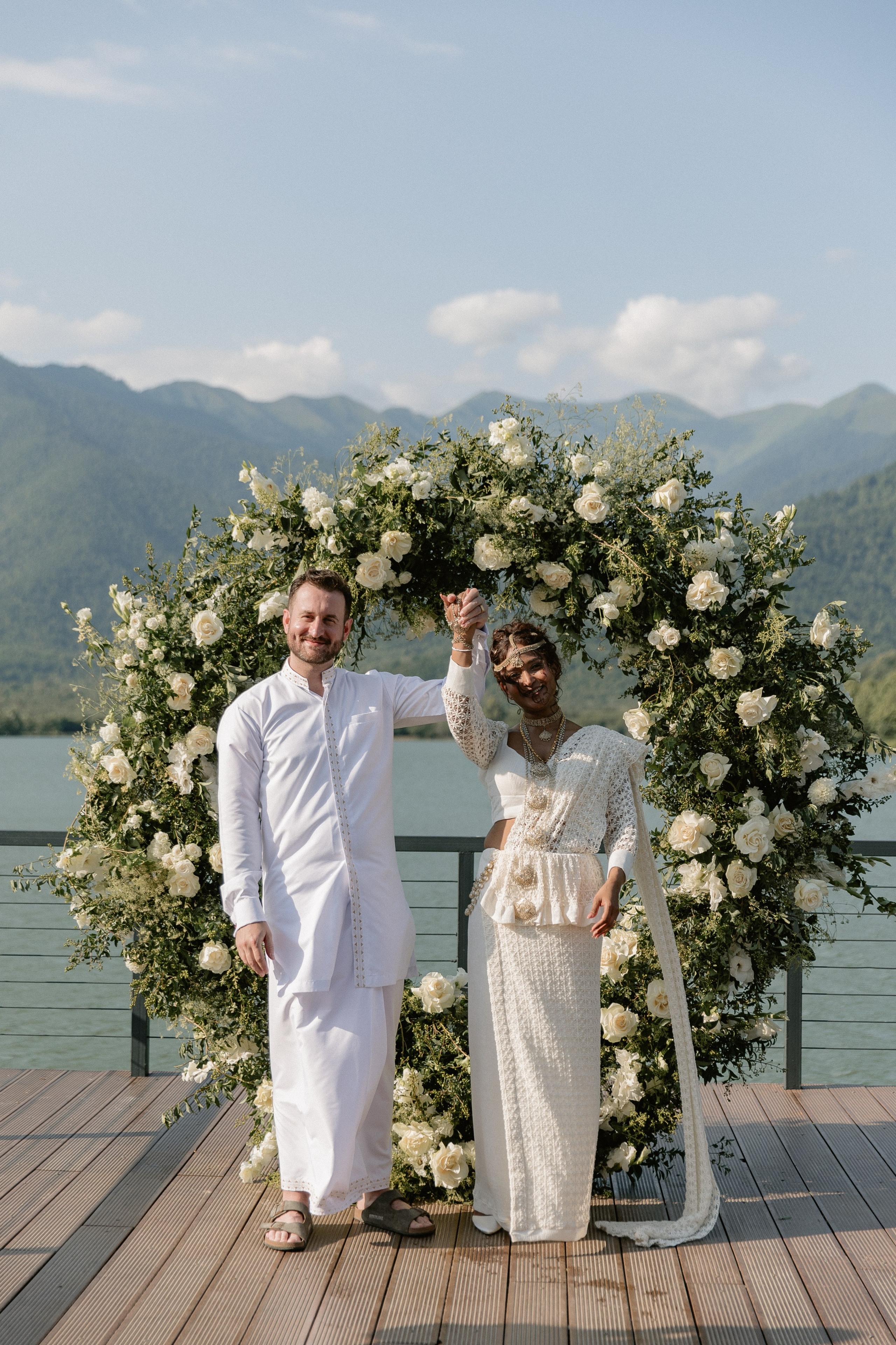 Thesakaya and Kevin. Photographer Anna Nazarenko