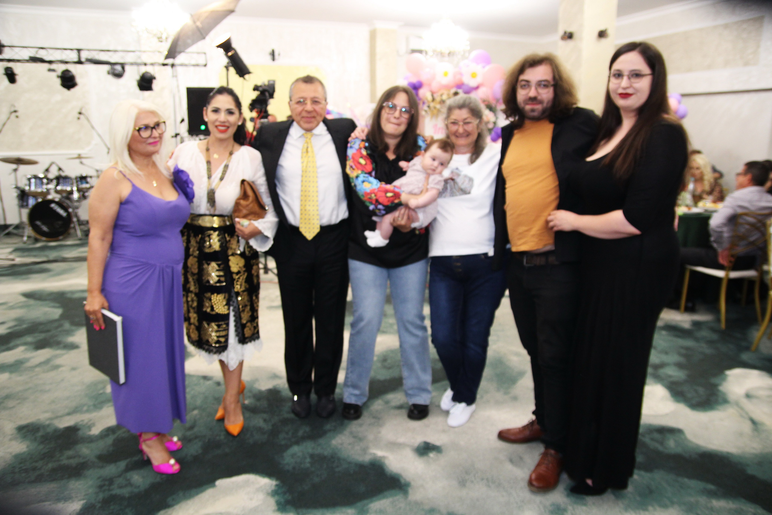 BYZO MEDIA. PETRU BYZO - family and children photographer in ROMANIA