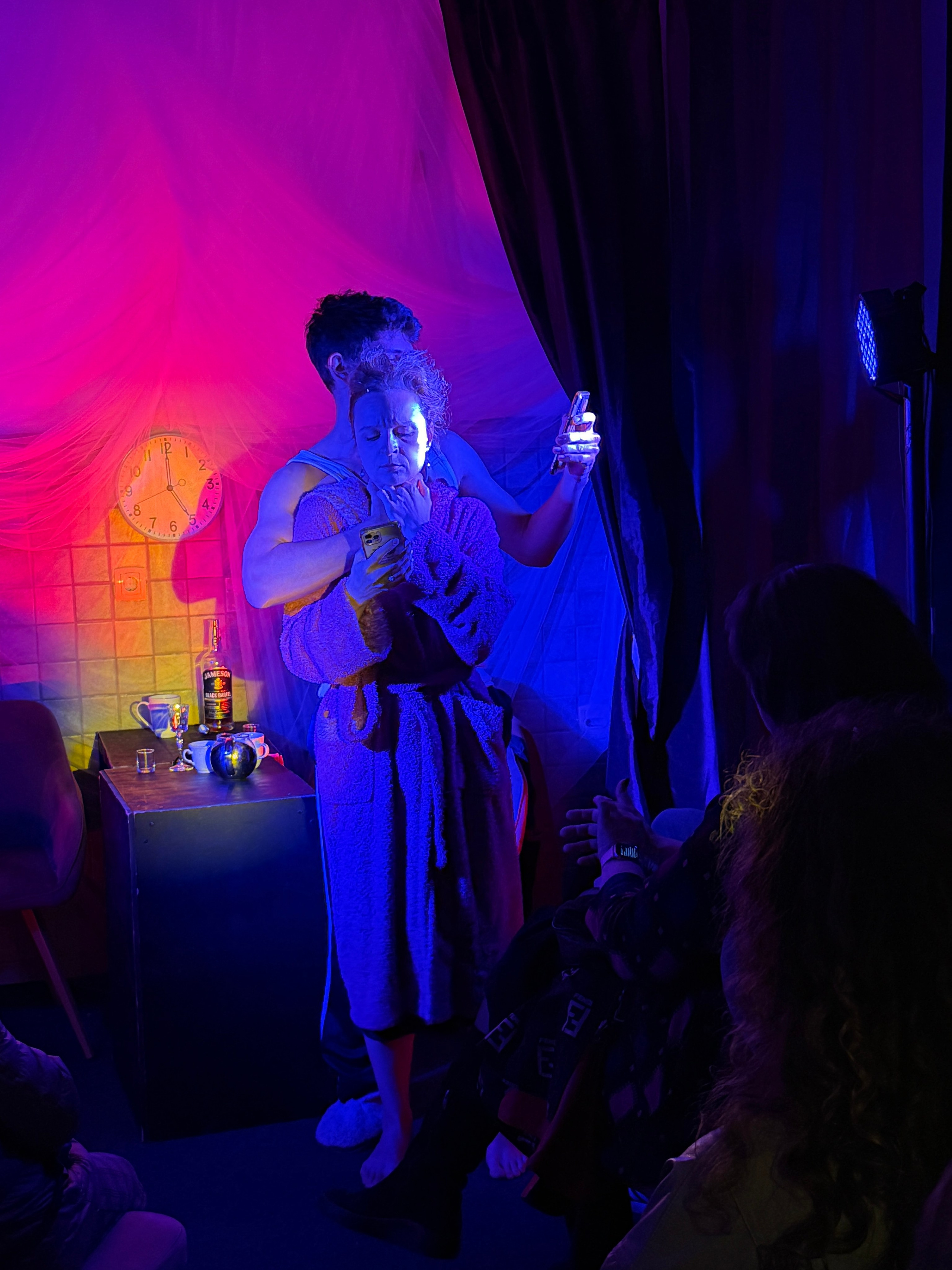 Фоторепортаж вистави у Будві. Портретний фотограф Альона Новгородцева