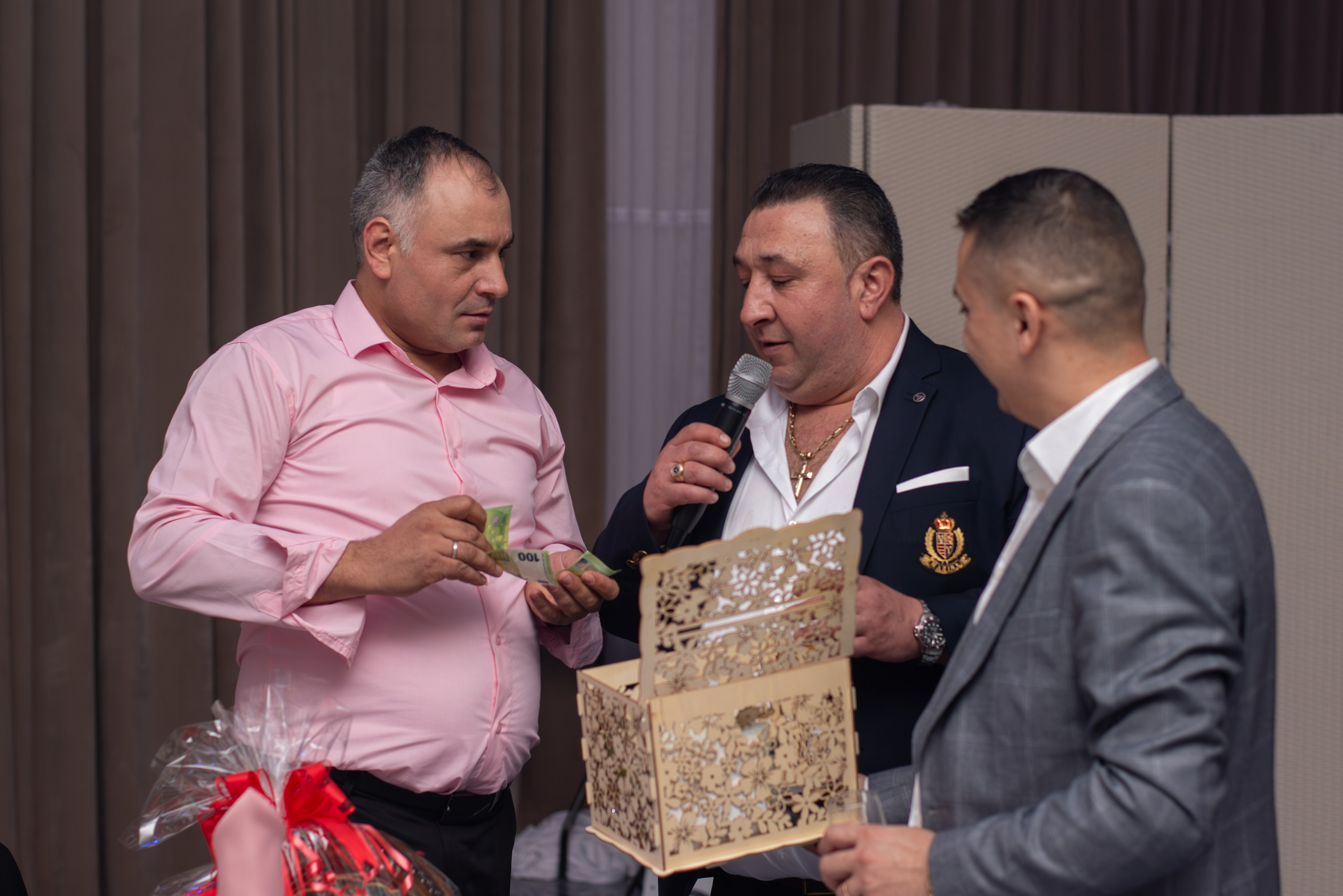 Carina-Andreea. Fotograful și Cameramanul familiei dvs în Franța Paul Photographer