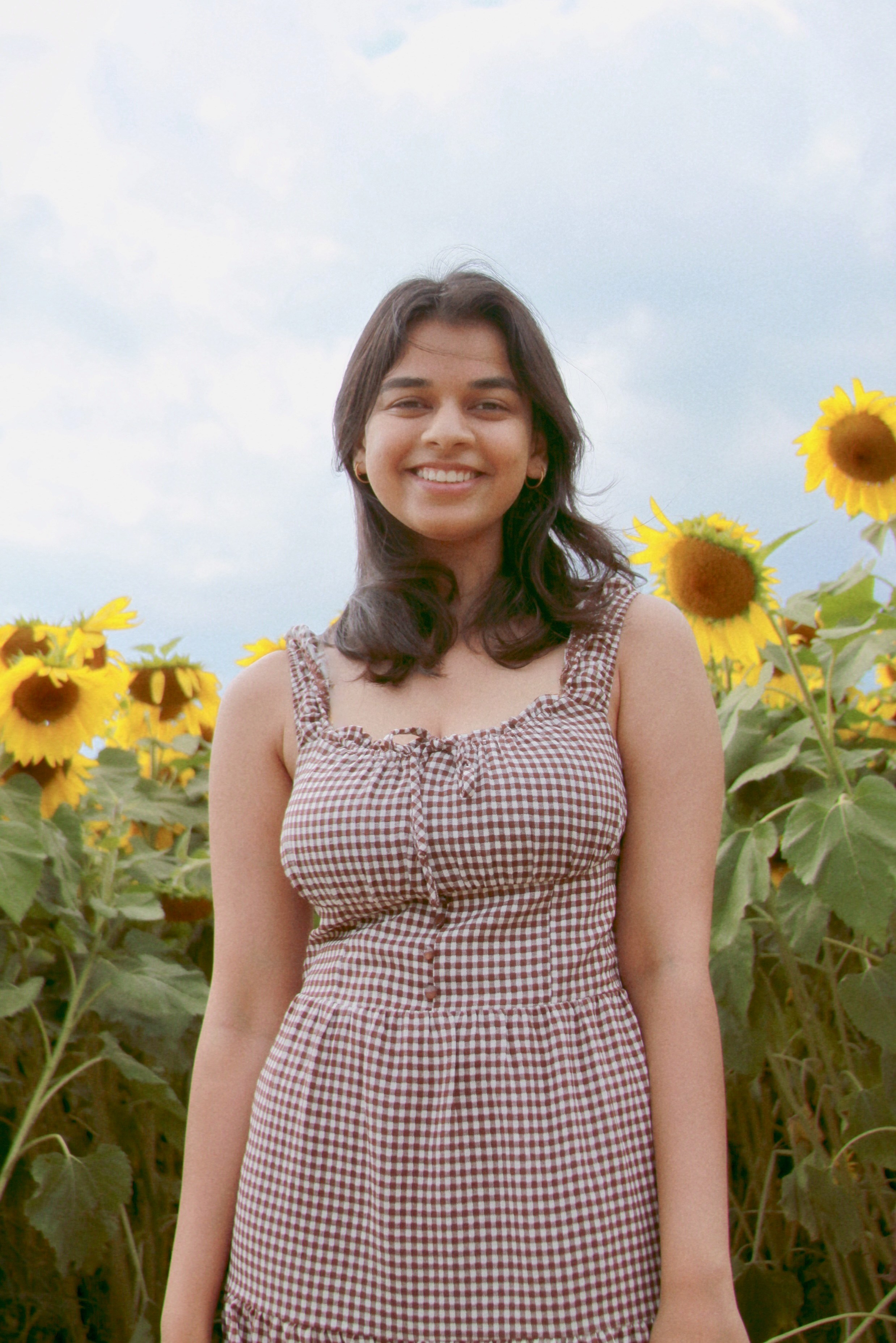 Sunflower farm shoot with Annie. Kelly Sang, graduation and portrait photographer in Boston