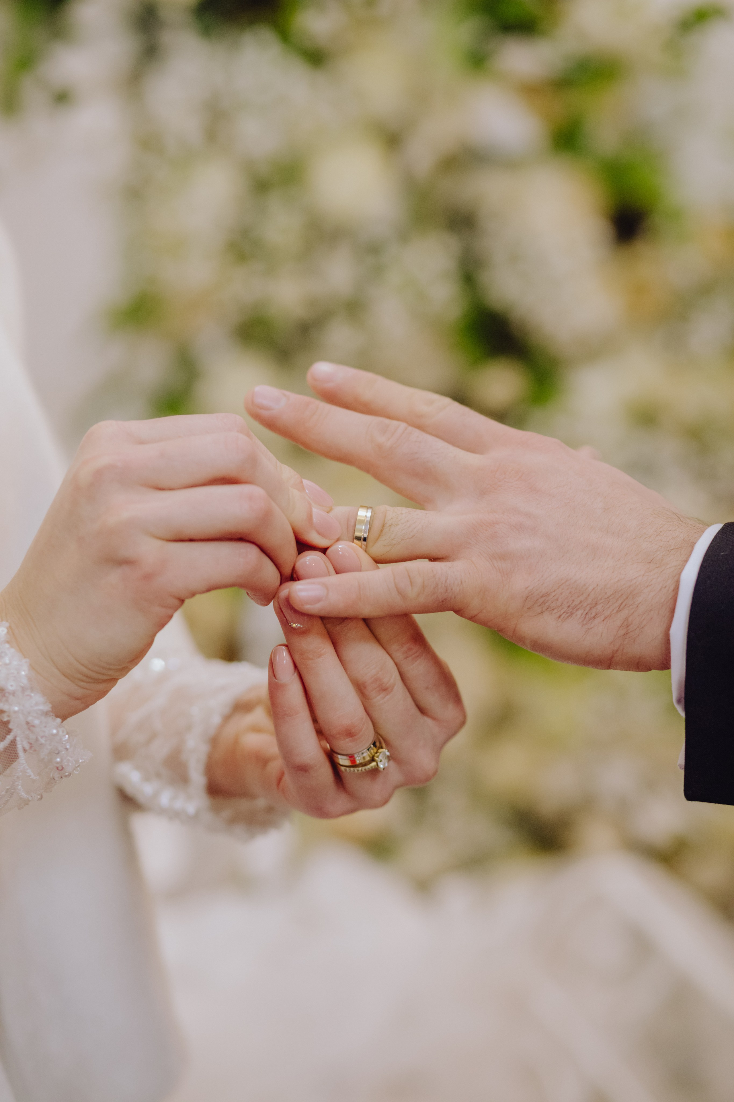 Adi & Angela. Wedding & couple photographer from Romania Rut Vetan