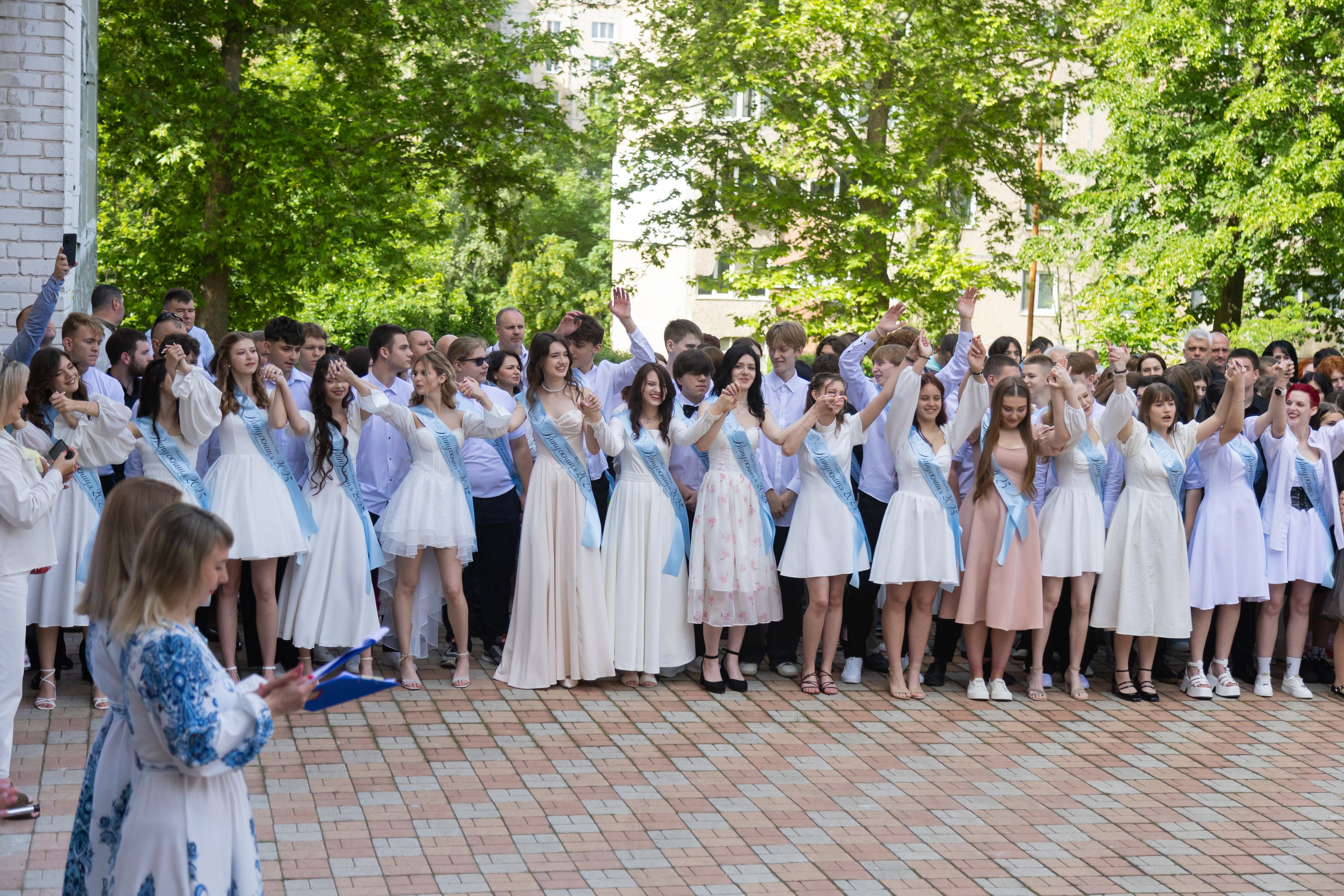 Пример фотосессии последний звонок и выпускной 11А, все в куче по очереди
