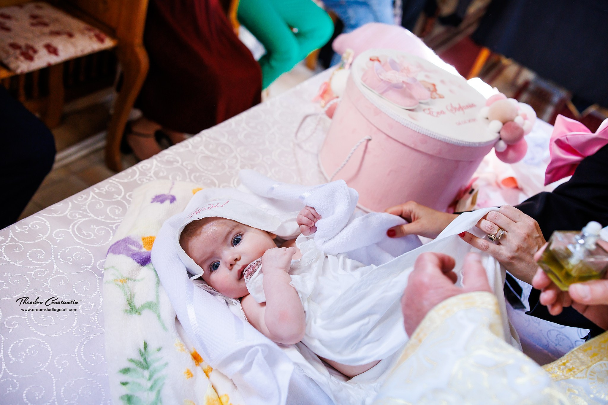 Botez. Dream Studio Galați – ședințe foto profesionale pentru familie, portrete și evenimente