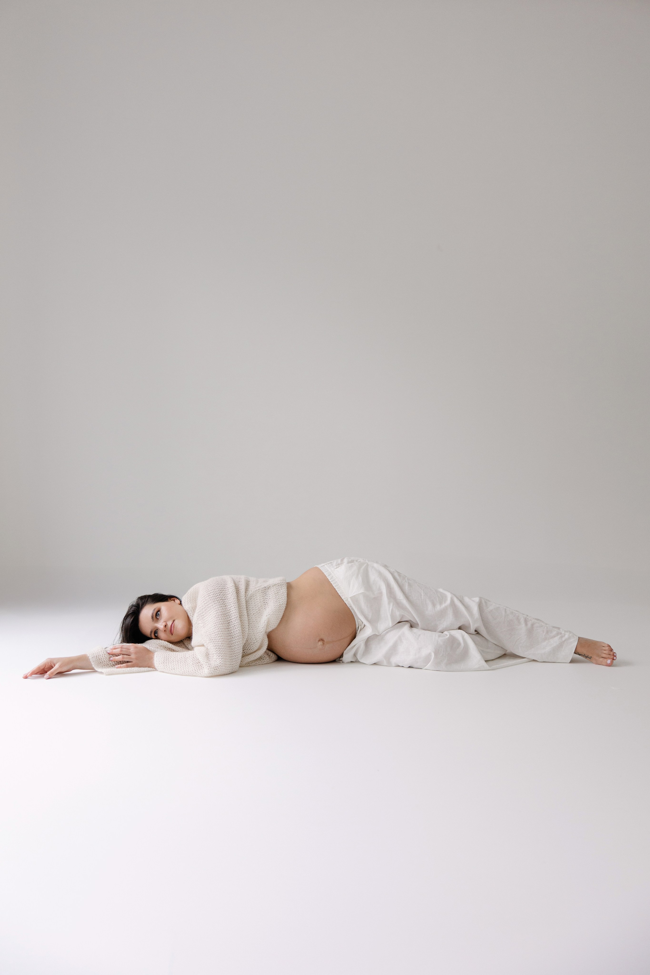 Zeitlose und moderne Schwangerschaftsfotografie in Zürich & Uster — natürlich, unkompliziert und ohne Kitsch. Wedding and Family Photographer Switzerland and Italy. Valeria Diaz