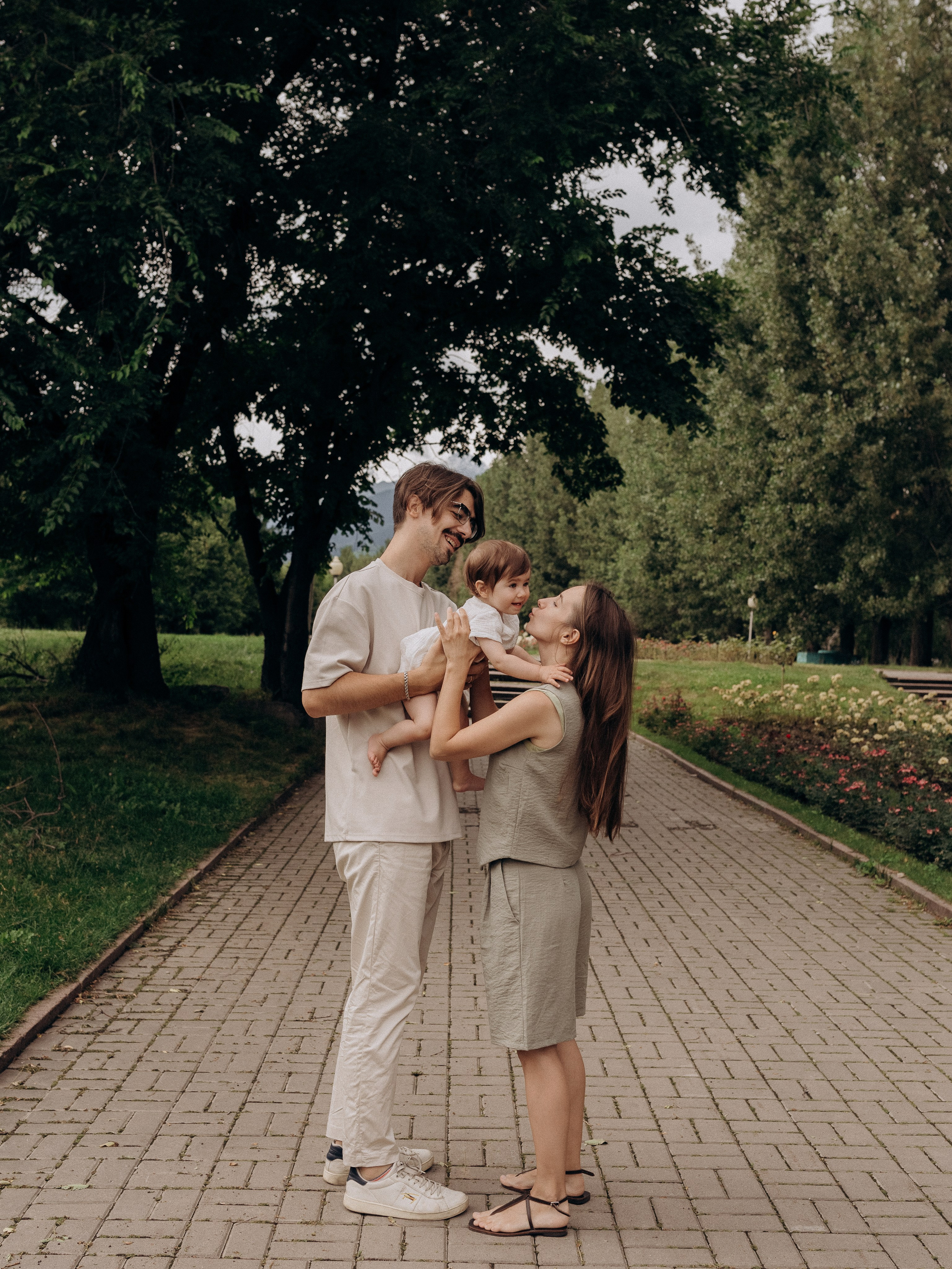 Ульяне годик. Индивидуальный и love story фотограф в Алматы Шарычева Ирина