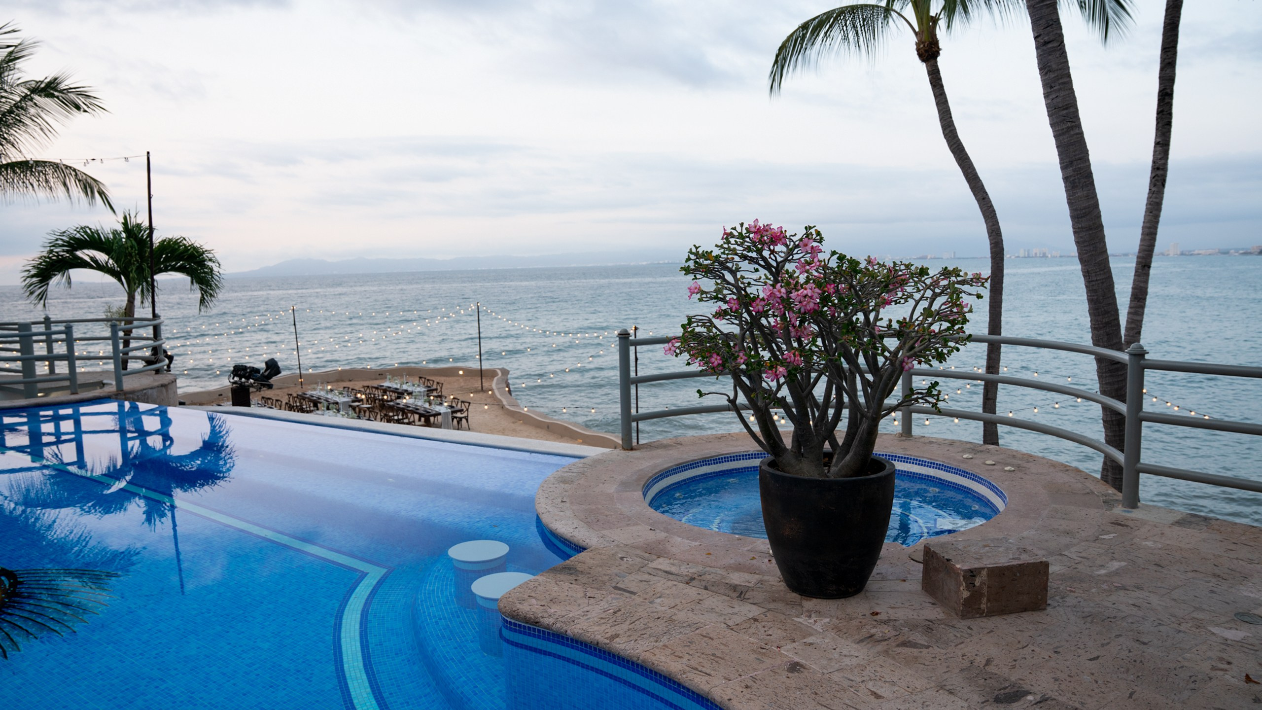 Rachi & Arjun. Elopement & Lifestyle Wedding Photographer