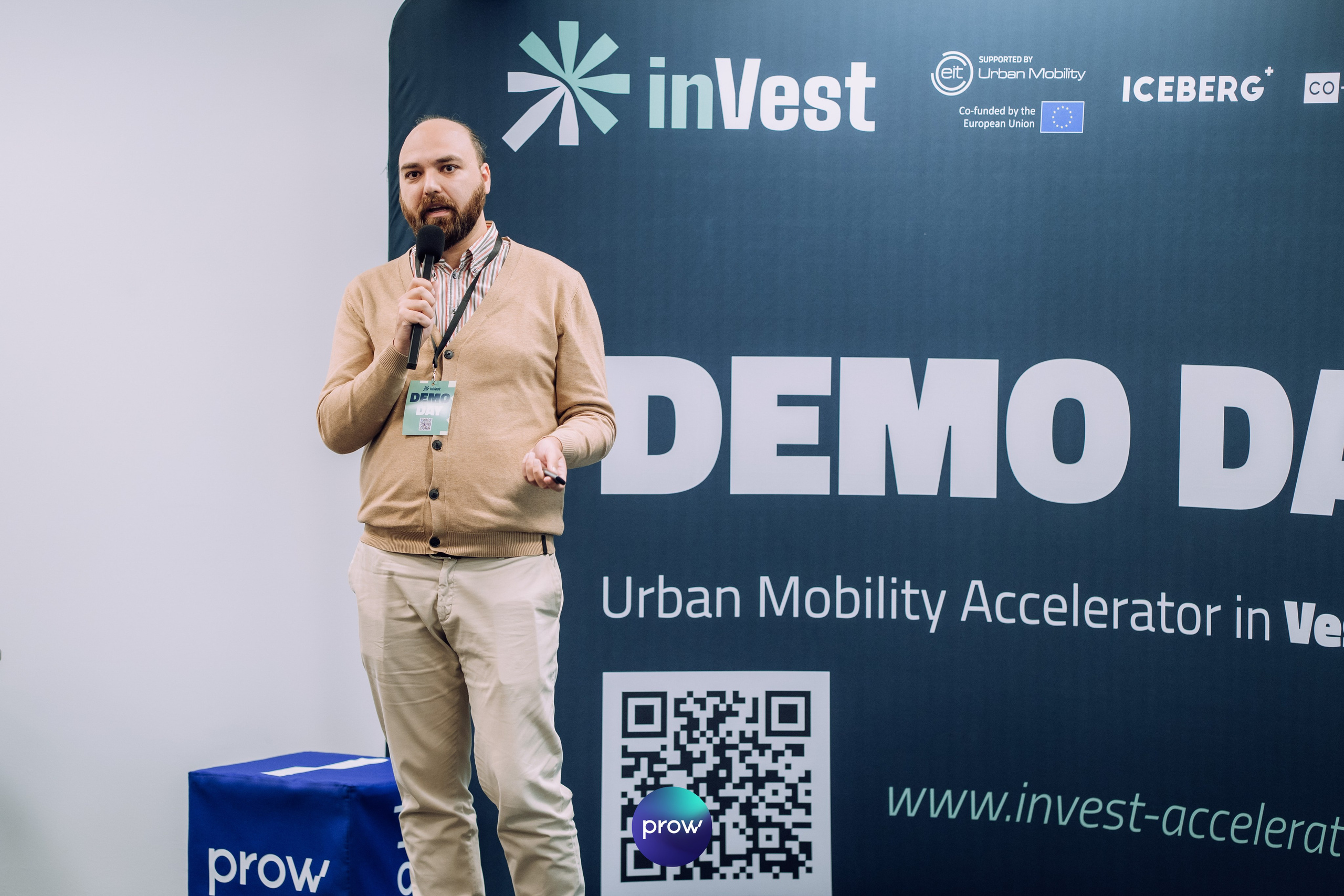 InVest DemoDay @ Cowork. Cozac Cristian Photographer