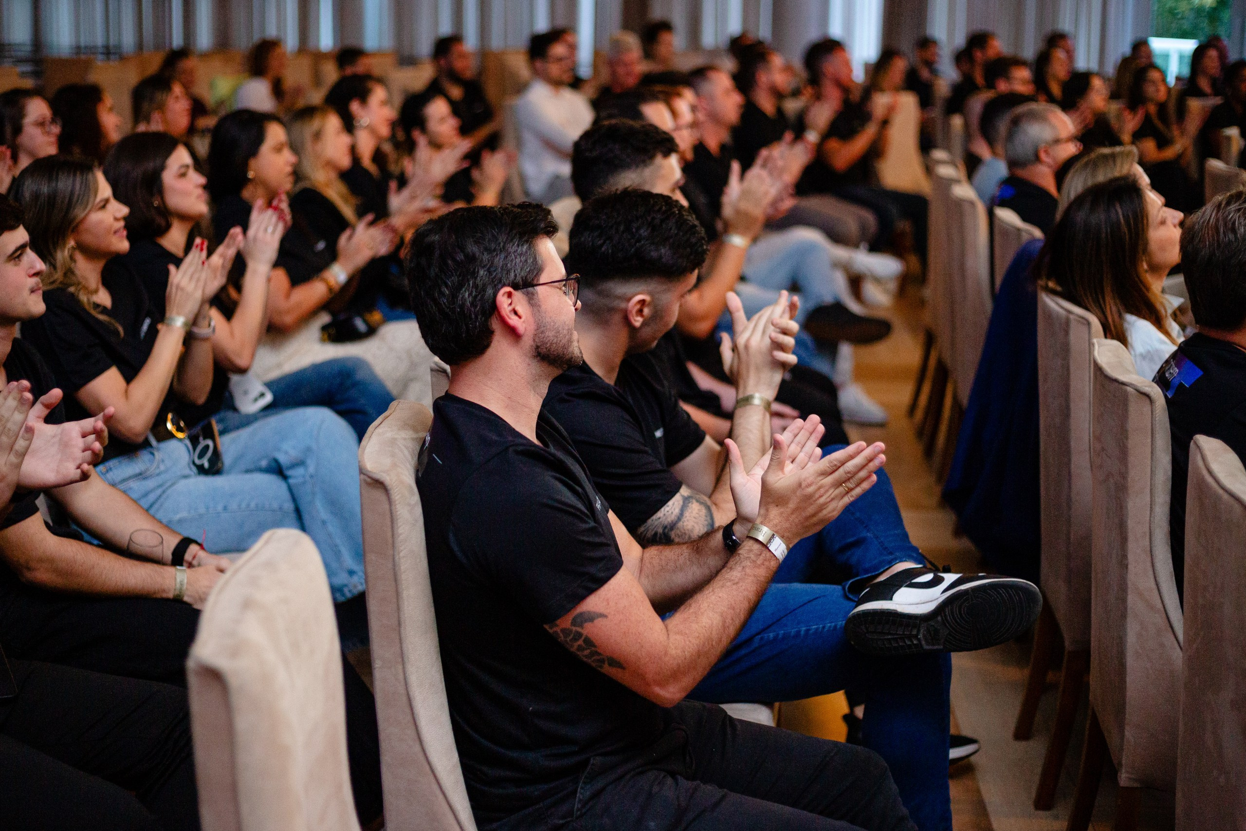Evento corporativo Triveni Day com César Cielo em Itajaí