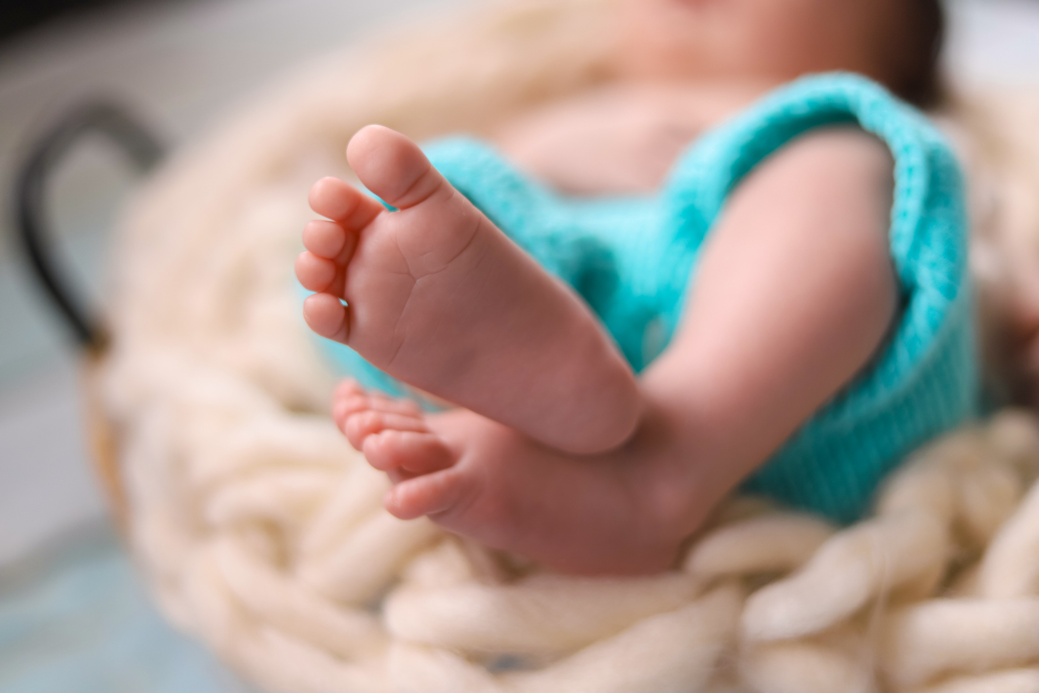 Neugeborenes-Fotoshooting. Fotograf in Freiburg, Meerim Kaufmann