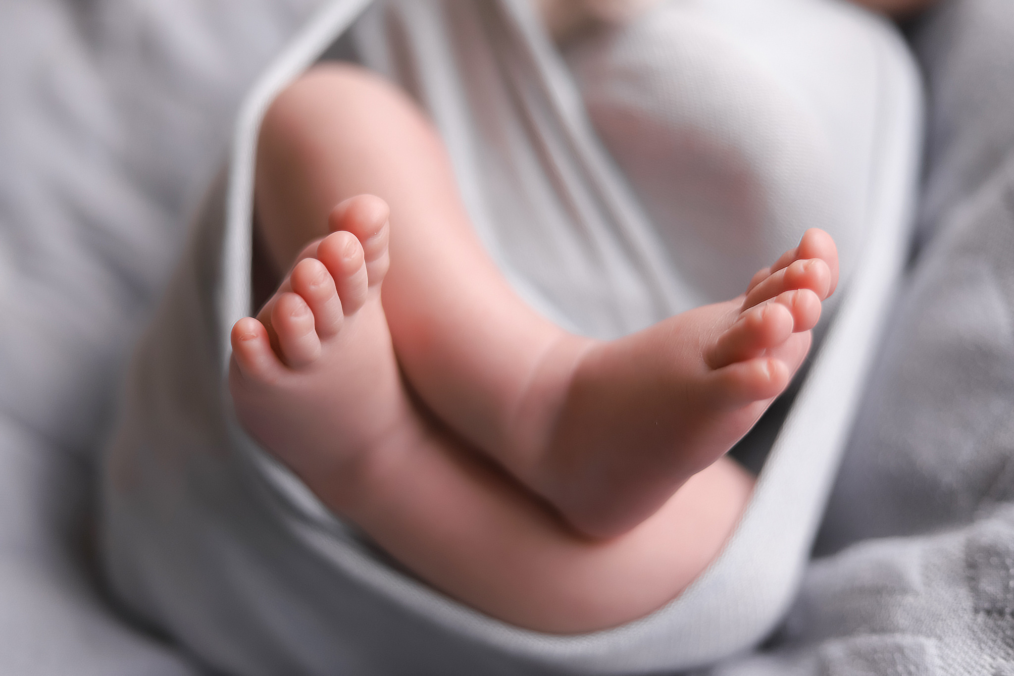 Neugeborenes-Fotoshooting. Fotograf in Freiburg, Meerim Kaufmann