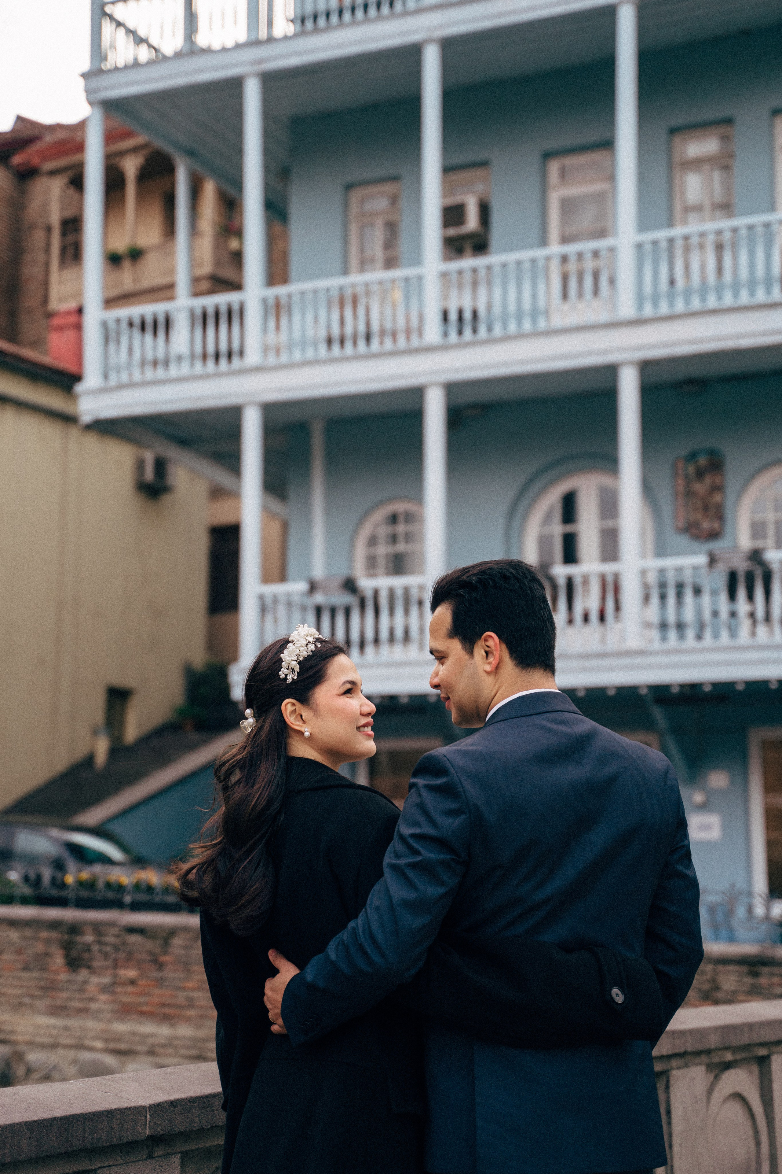 Wedding photo shoot in the Tbilisi Botanical Garden in winter