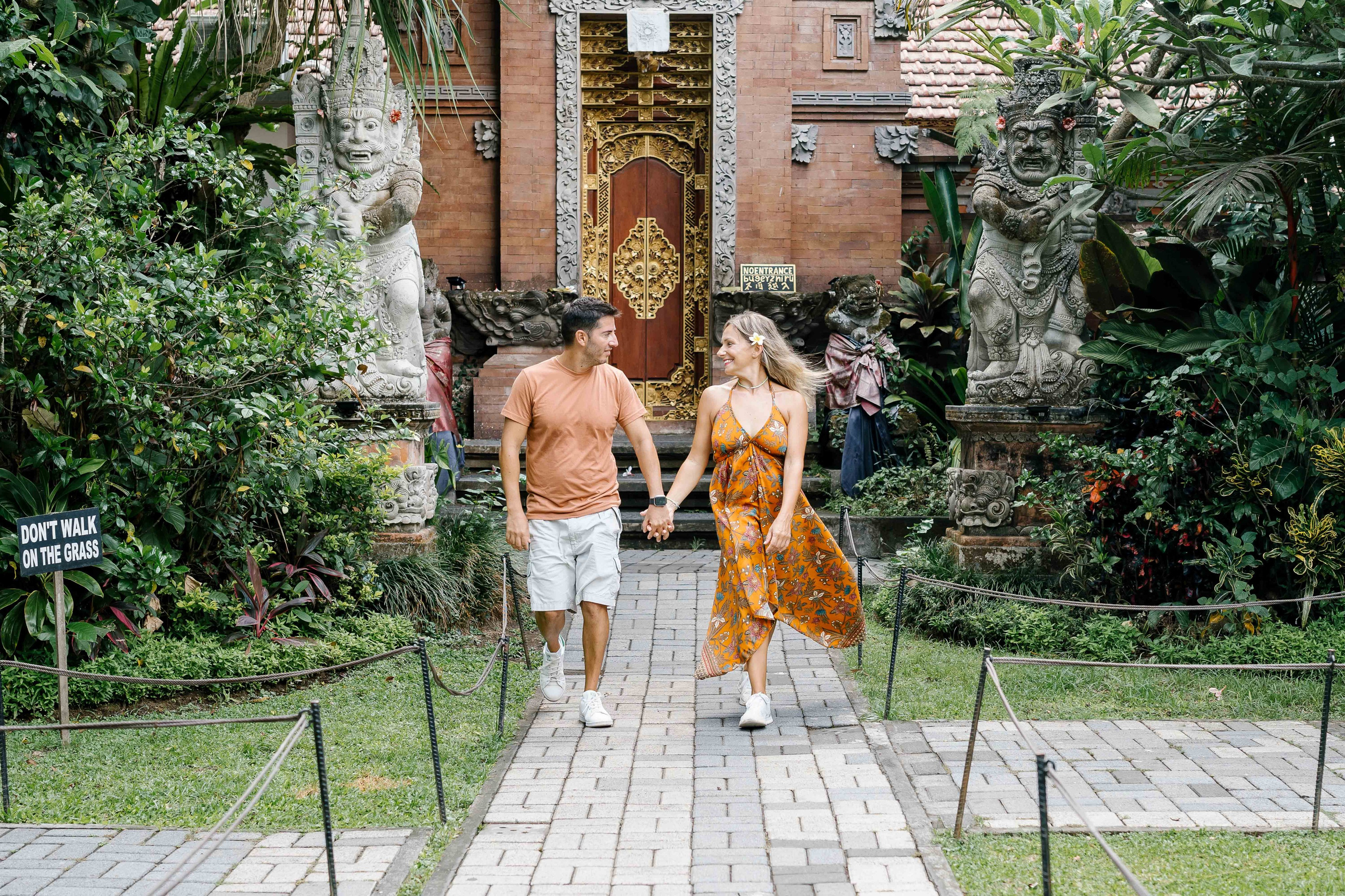 Honeymoon Photoshoot in bali. Female Photographer in Bali