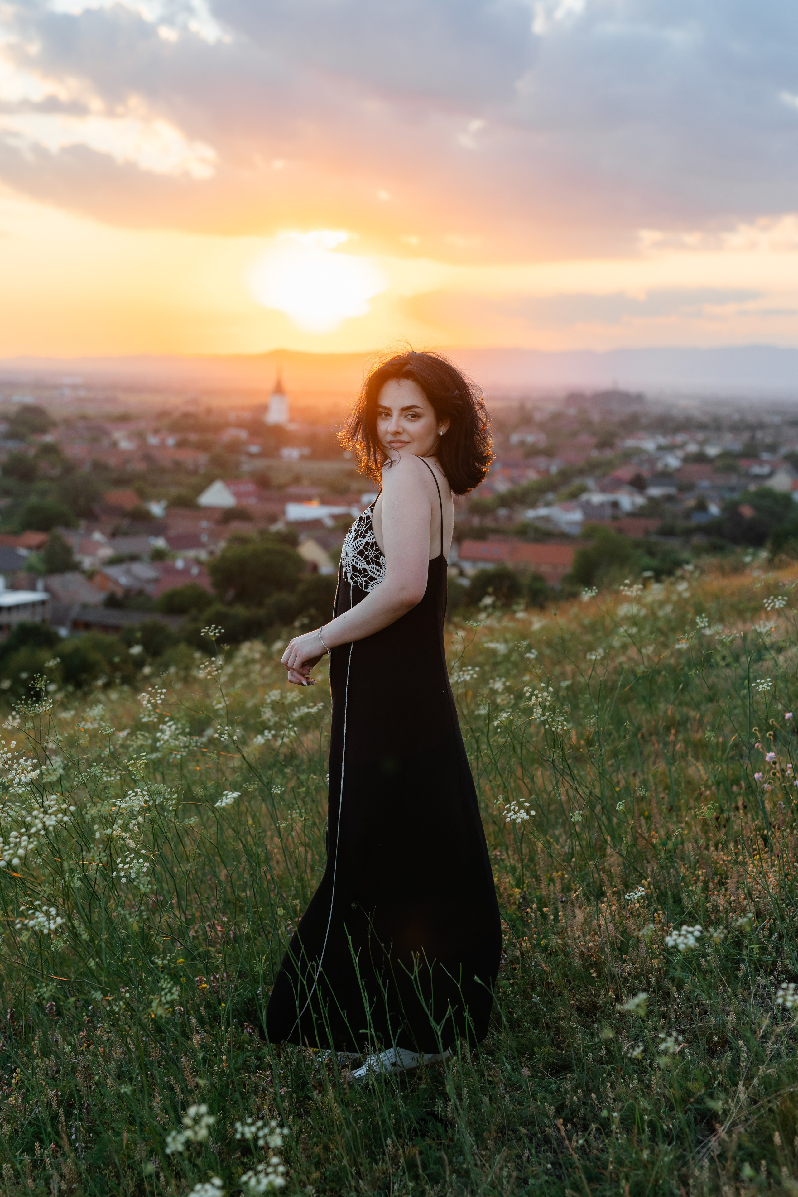 Laura — Portrait. Main