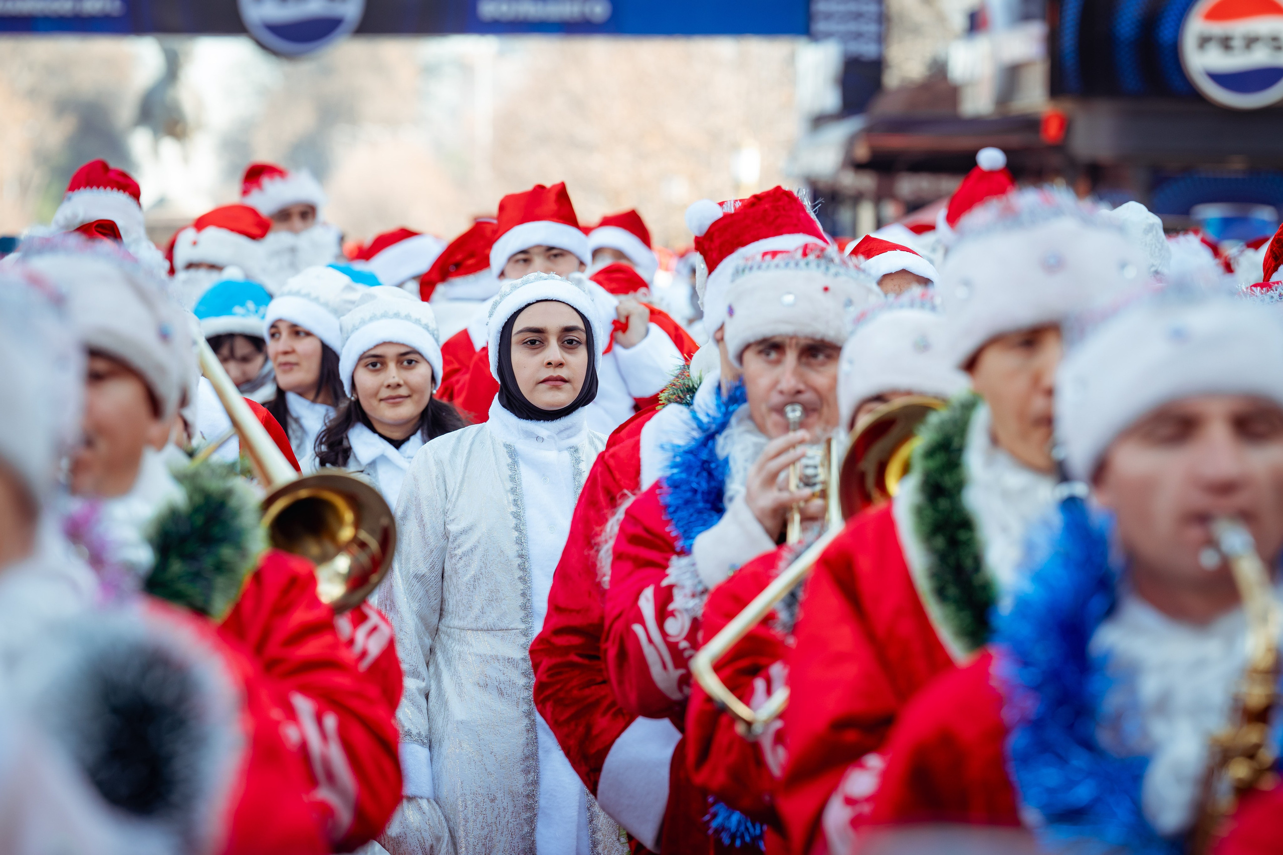 Парад Дедов Морозов. Георгий Намазов | Фотограф в Ташкенте