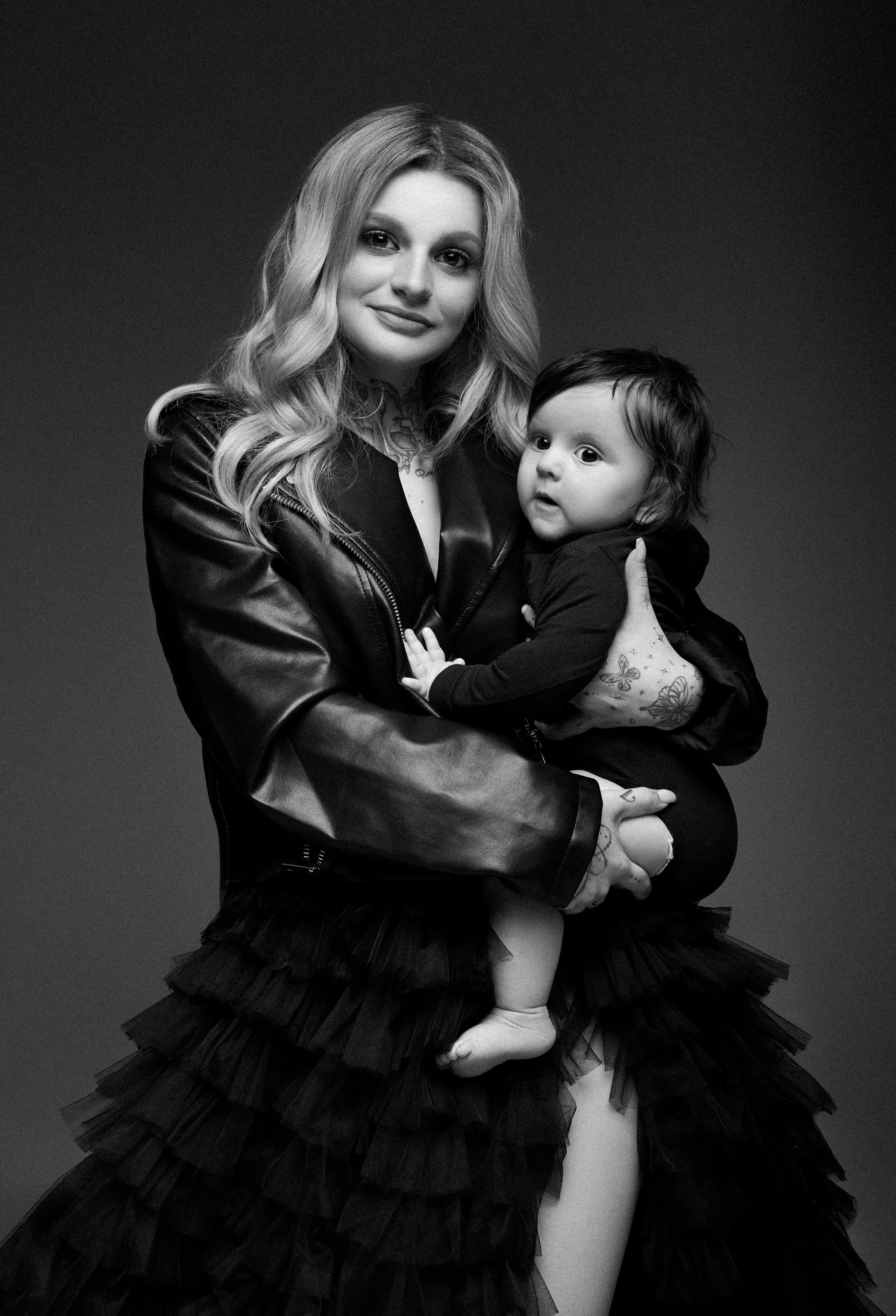 Vivien & Luna. Krása tehotenstva v objektíve — Maria Milosovic, tehotenská fotografka