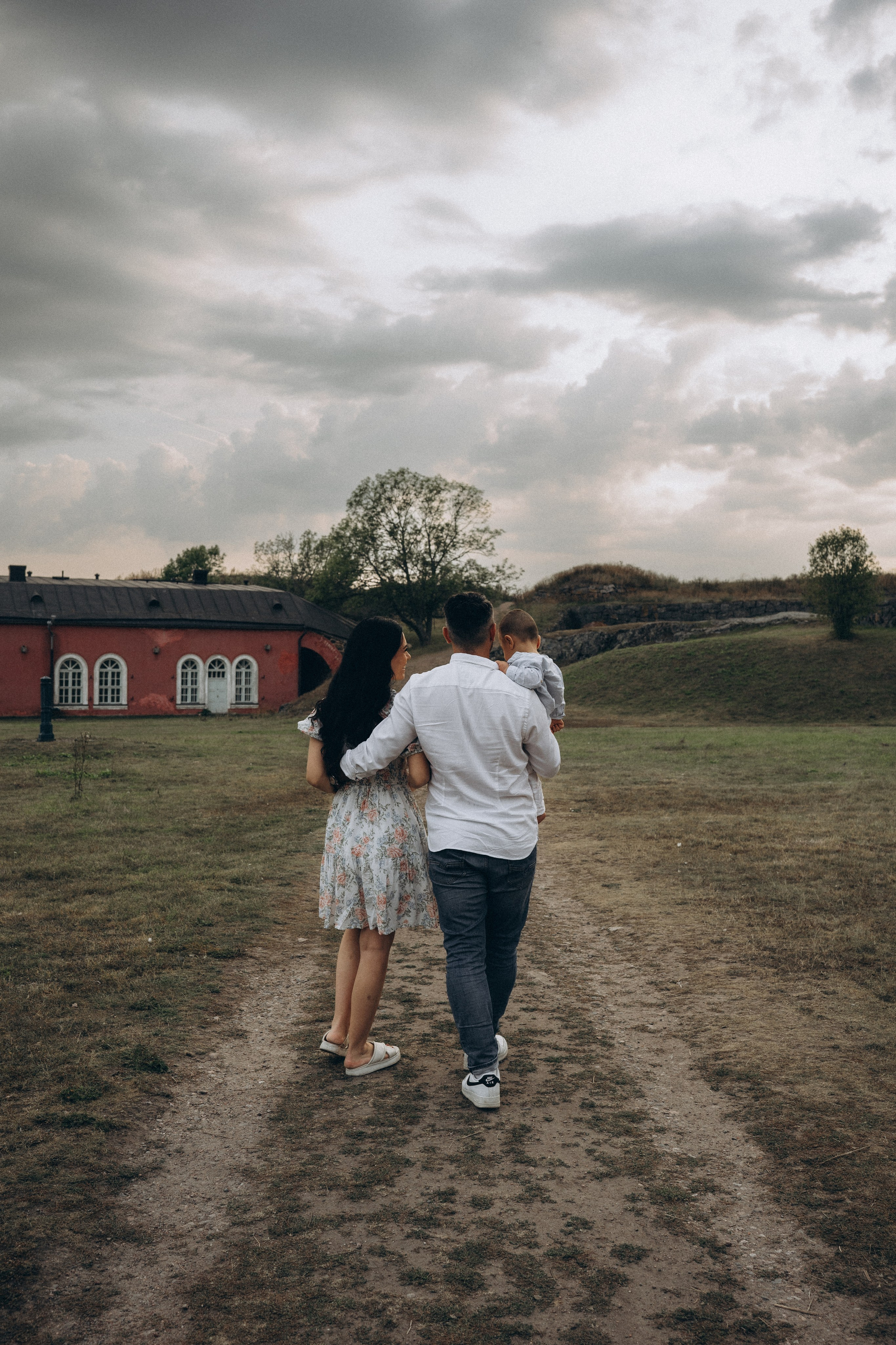 Summer. Wedding and potrait photographer in Helsinki Vickan O