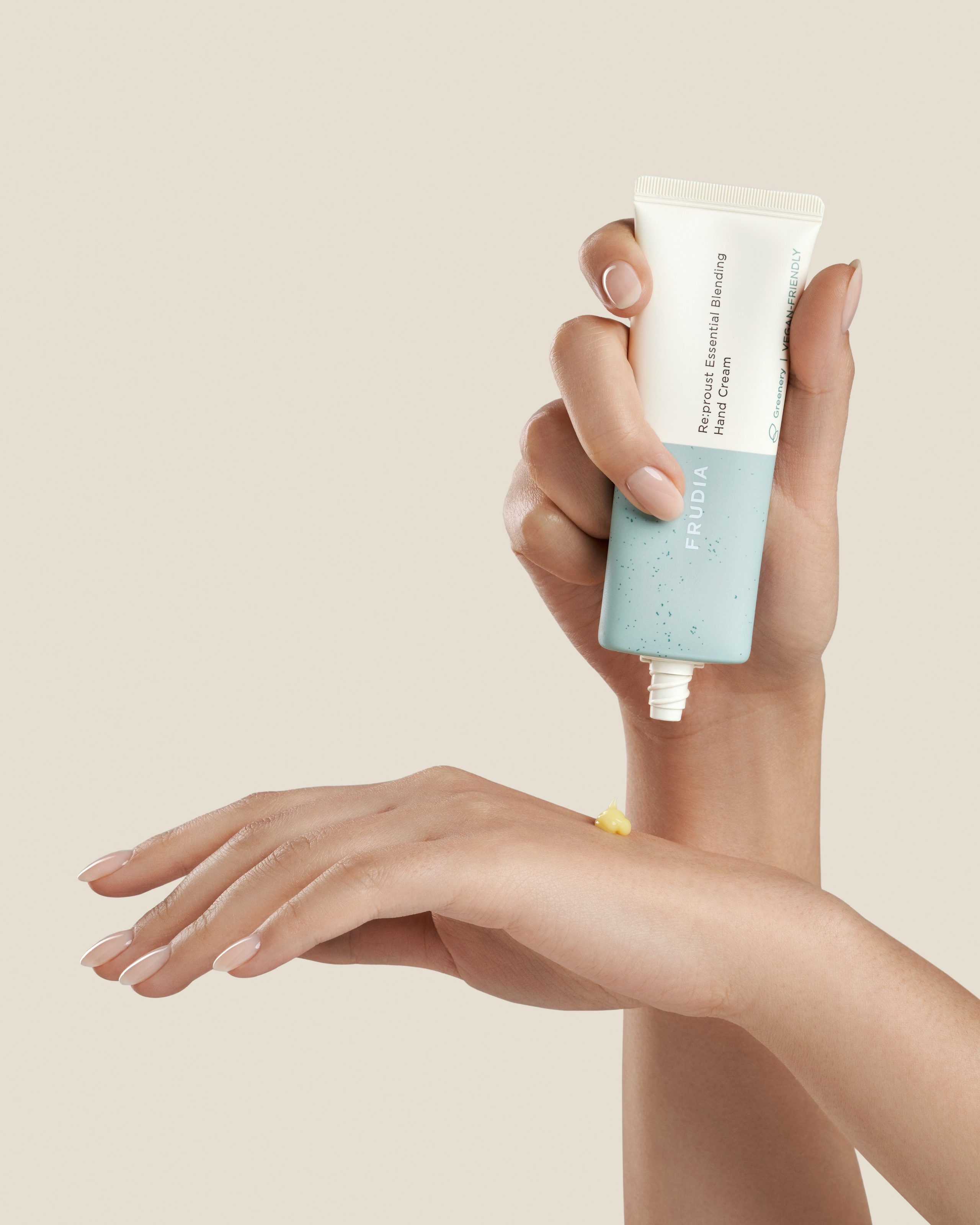 Frudia. Alina Efimova — Retoucher (Beauty, fashion and product)