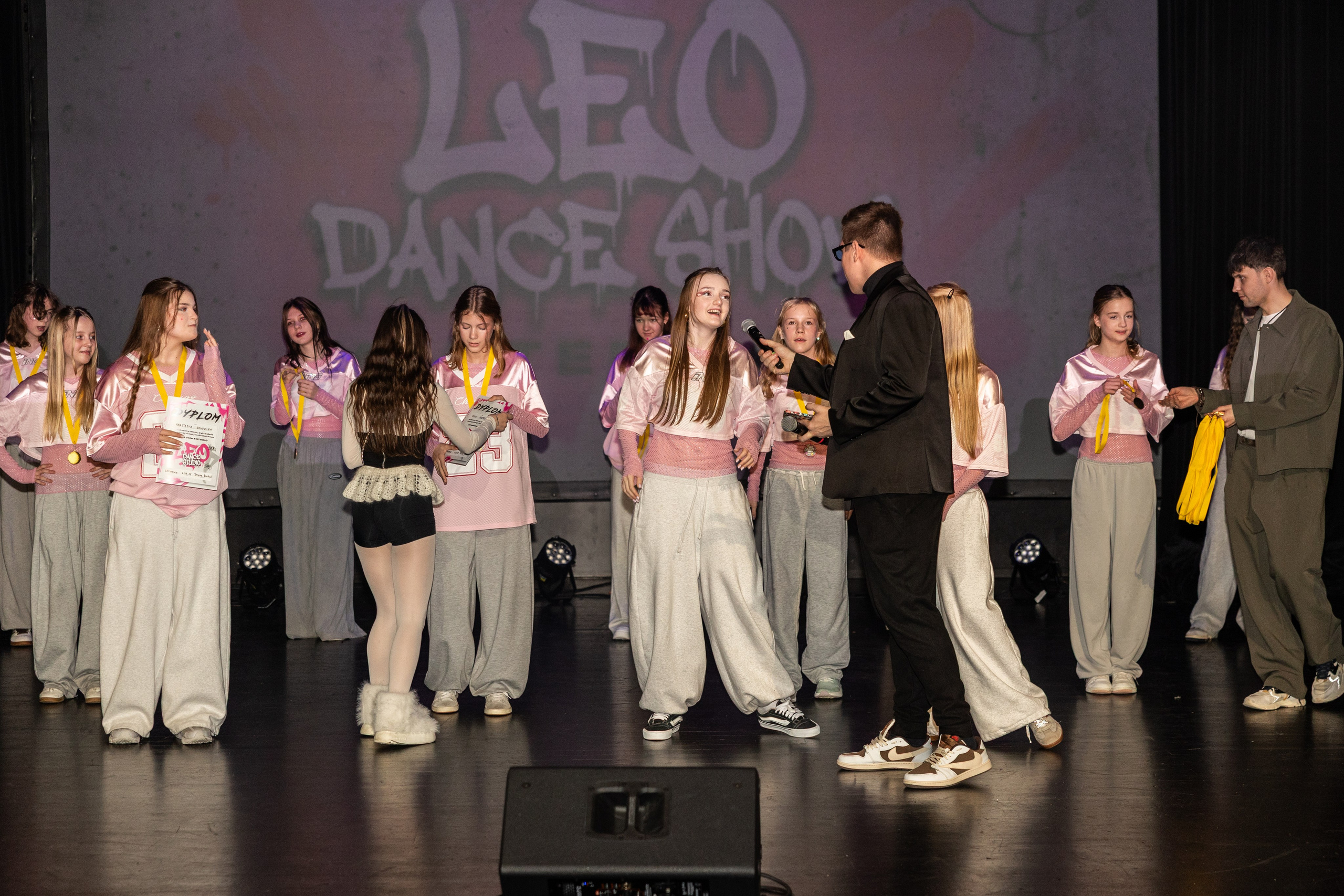 LEO DANCE SHOW WINTER 2025. Семейный и детский фотограф в Варшаве Мила Бобровская